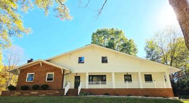 9901 GLASS RD, NORTH CHESTERFIELD, Virginia 23236, 4 Bedrooms Bedrooms, 12 Rooms Rooms,2 BathroomsBathrooms,Residential,For sale,9901 GLASS RD,VACF2001302 MLS # VACF2001302