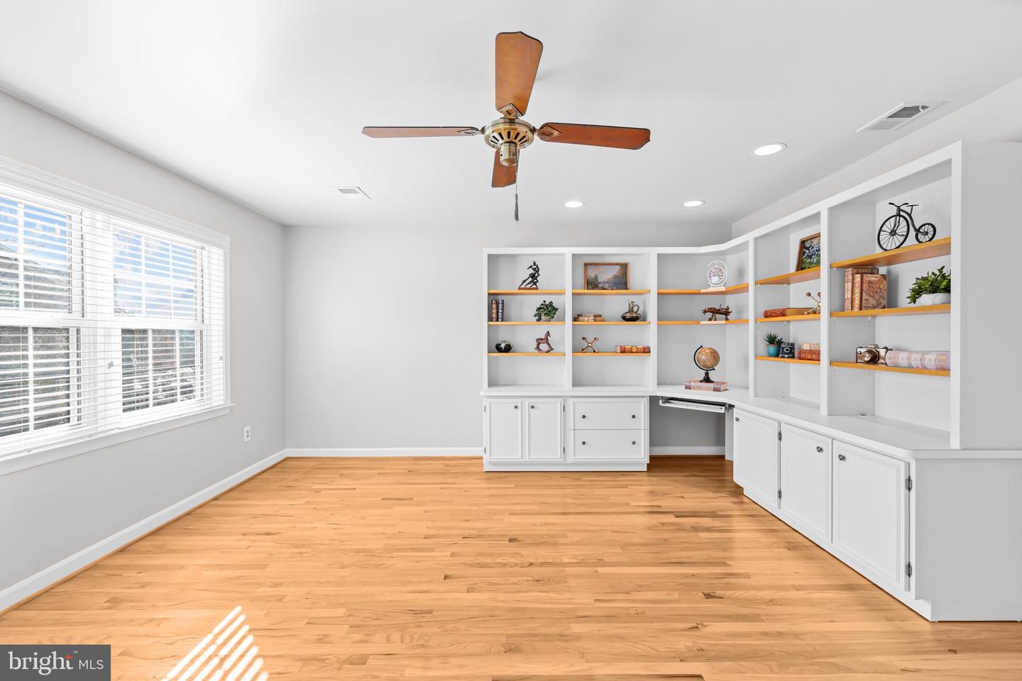 6260 CHAUCER LN, ALEXANDRIA, Virginia 22304, 4 Bedrooms Bedrooms, ,3 BathroomsBathrooms,Residential,For sale,6260 CHAUCER LN,VAFX2278046 MLS # VAFX2278046 6260 CHAUCER LN, ALEXANDRIA, Virginia 22304, 4 Bedrooms Bedrooms, ,3 BathroomsBathrooms,Residential,For sale,6260 CHAUCER LN,VAFX2278046 MLS # VAFX2278046