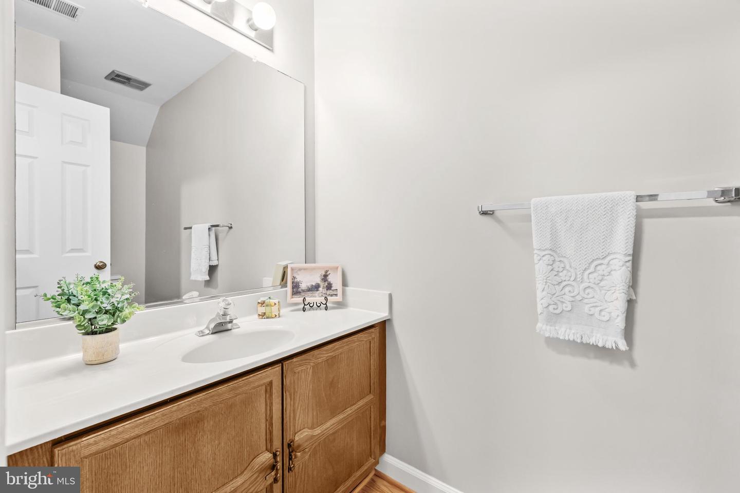 6260 CHAUCER LN, ALEXANDRIA, Virginia 22304, 4 Bedrooms Bedrooms, ,3 BathroomsBathrooms,Residential,For sale,6260 CHAUCER LN,VAFX2278046 MLS # VAFX2278046 6260 CHAUCER LN, ALEXANDRIA, Virginia 22304, 4 Bedrooms Bedrooms, ,3 BathroomsBathrooms,Residential,For sale,6260 CHAUCER LN,VAFX2278046 MLS # VAFX2278046