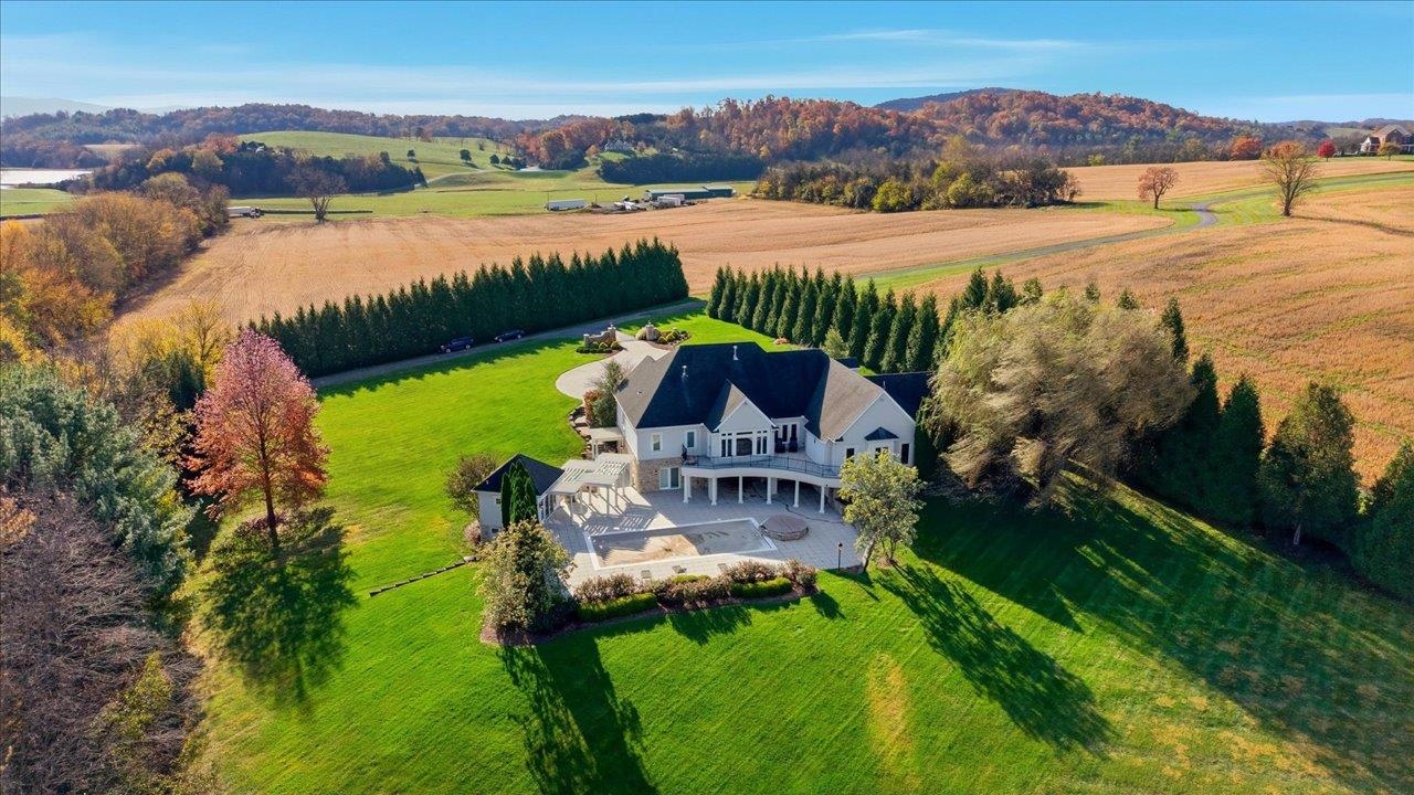 2223 AIRPORT RD, BRIDGEWATER, Virginia 22812, 5 Bedrooms Bedrooms, ,5 BathroomsBathrooms,Residential,2223 AIRPORT RD,671275 MLS # 671275