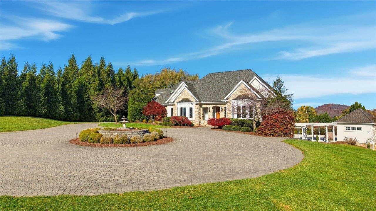 2223 AIRPORT RD, BRIDGEWATER, Virginia 22812, 5 Bedrooms Bedrooms, ,5 BathroomsBathrooms,Residential,2223 AIRPORT RD,671275 MLS # 671275