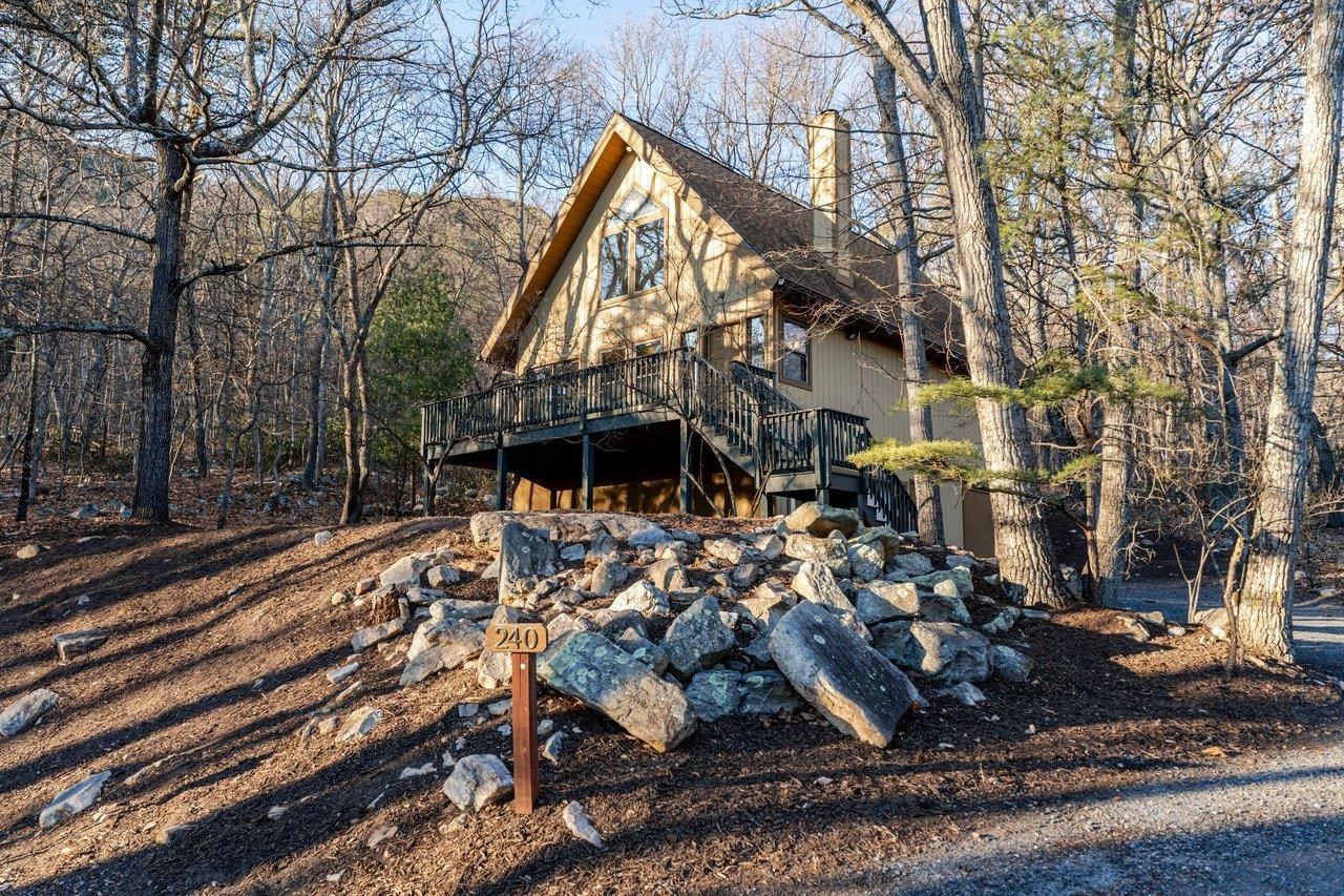 240 CONGERS LN, MCGAHEYSVILLE, Virginia 22840, 2 Bedrooms Bedrooms, ,2 BathroomsBathrooms,Residential,Nature-Loving Cozy Bungalow,240 CONGERS LN,672215 MLS # 672215