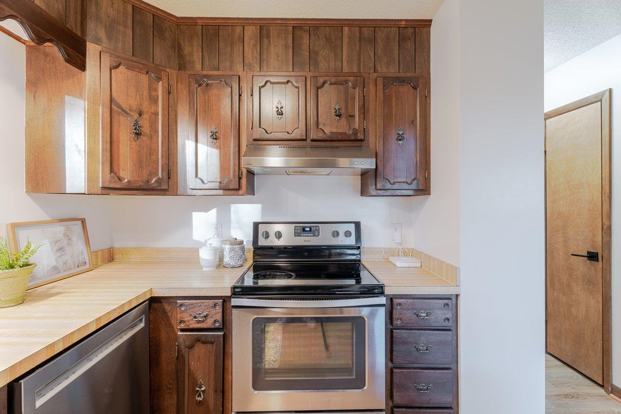 240 CONGERS LN, MCGAHEYSVILLE, Virginia 22840, 2 Bedrooms Bedrooms, ,2 BathroomsBathrooms,Residential,Nature-Loving Cozy Bungalow,240 CONGERS LN,672215 MLS # 672215