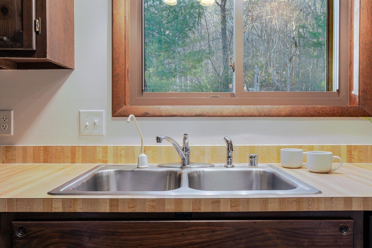 240 CONGERS LN, MCGAHEYSVILLE, Virginia 22840, 2 Bedrooms Bedrooms, ,2 BathroomsBathrooms,Residential,Nature-Loving Cozy Bungalow,240 CONGERS LN,672215 MLS # 672215