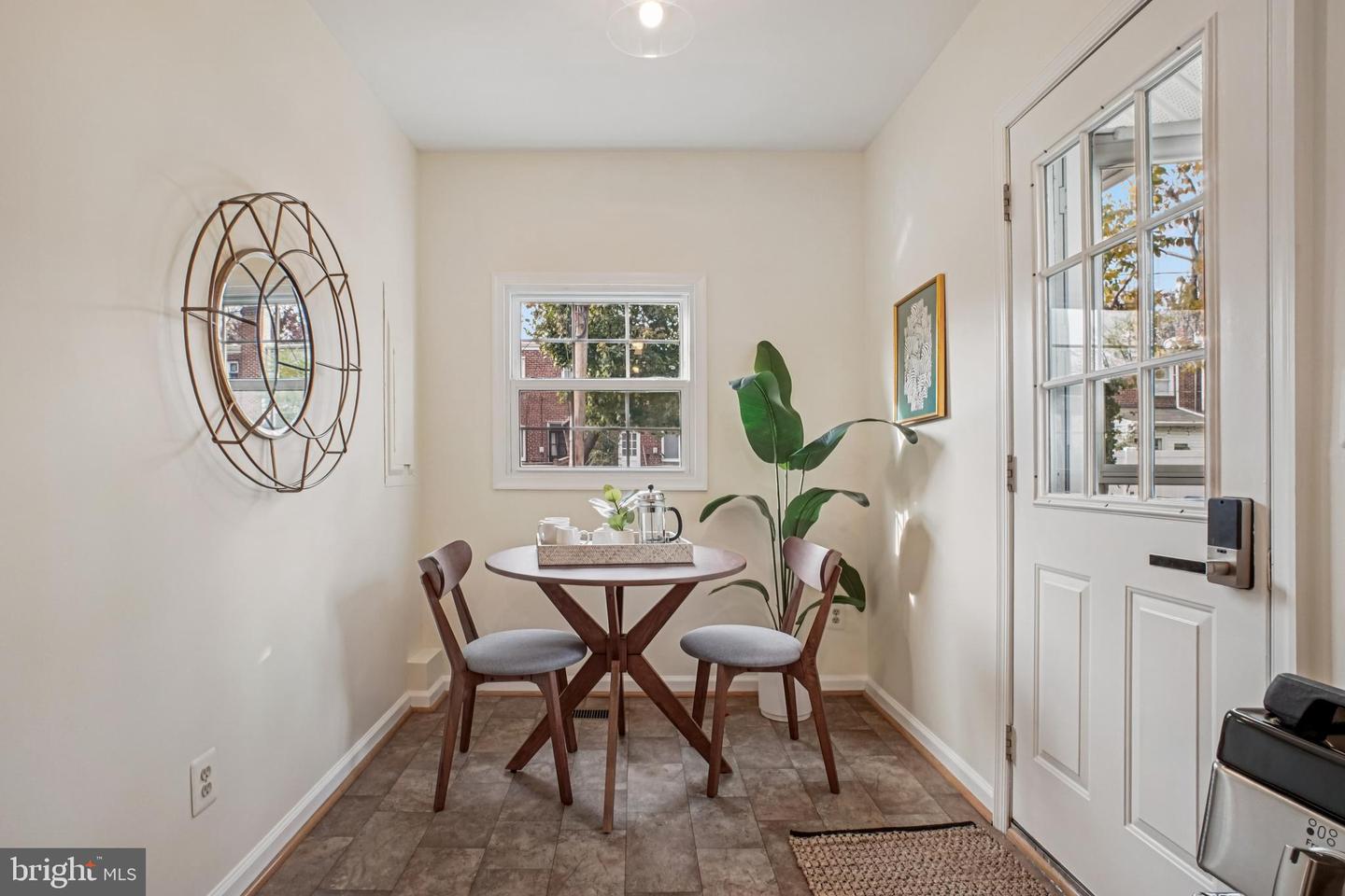 104 E GLEBE RD, ALEXANDRIA, Virginia 22305, 2 Bedrooms Bedrooms, ,1 BathroomBathrooms,Residential,For sale,104 E GLEBE RD,VAAX2051932 MLS # VAAX2051932