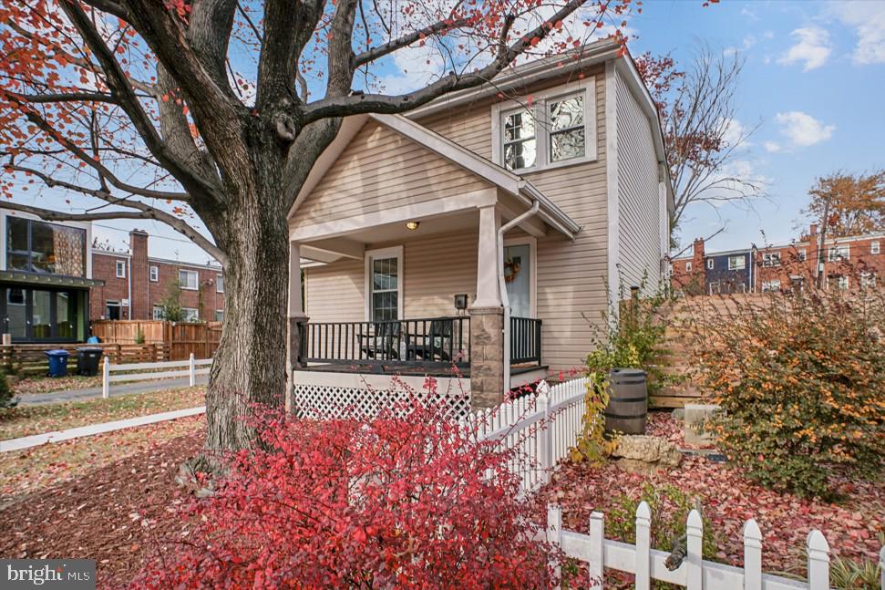 104 E GLEBE RD, ALEXANDRIA, Virginia 22305, 2 Bedrooms Bedrooms, ,1 BathroomBathrooms,Residential,For sale,104 E GLEBE RD,VAAX2051932 MLS # VAAX2051932