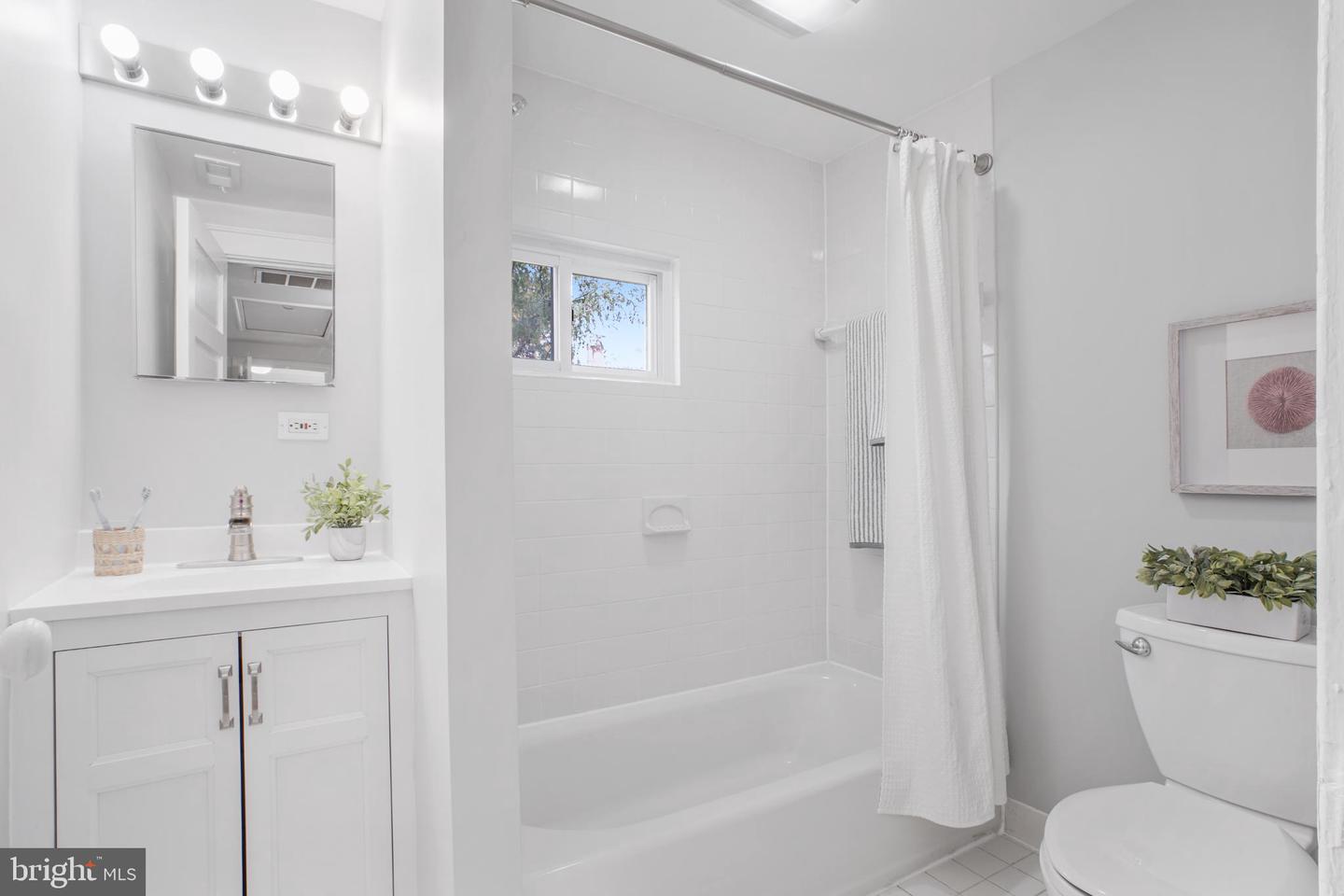 104 E GLEBE RD, ALEXANDRIA, Virginia 22305, 2 Bedrooms Bedrooms, ,1 BathroomBathrooms,Residential,For sale,104 E GLEBE RD,VAAX2051932 MLS # VAAX2051932