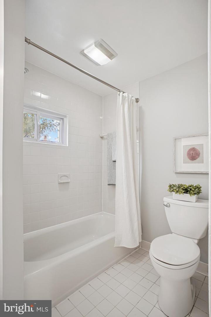 104 E GLEBE RD, ALEXANDRIA, Virginia 22305, 2 Bedrooms Bedrooms, ,1 BathroomBathrooms,Residential,For sale,104 E GLEBE RD,VAAX2051932 MLS # VAAX2051932