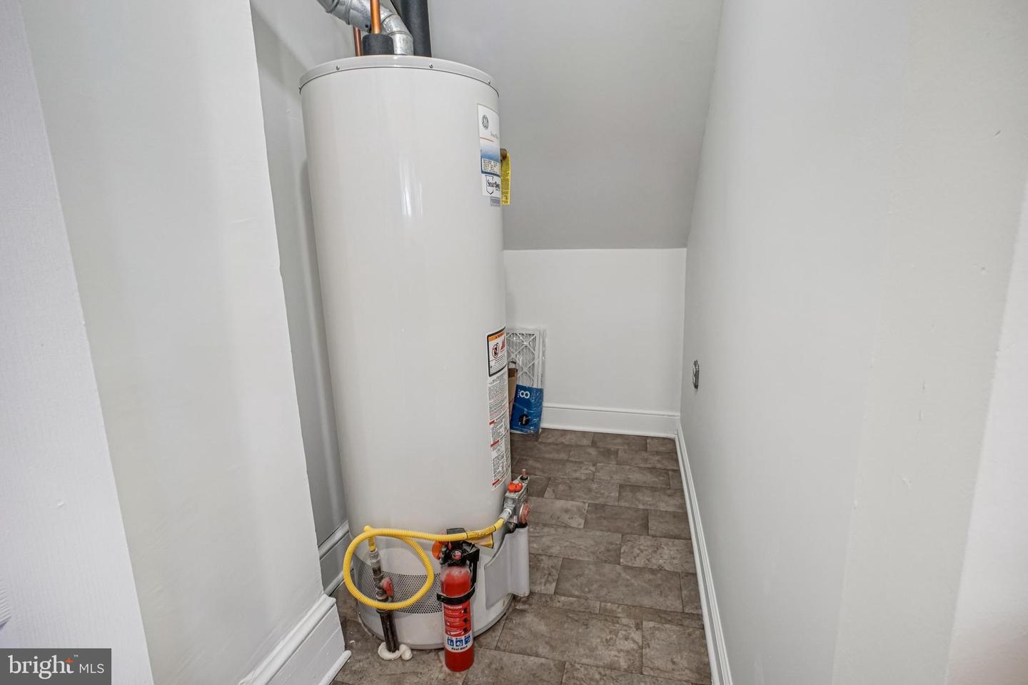 104 E GLEBE RD, ALEXANDRIA, Virginia 22305, 2 Bedrooms Bedrooms, ,1 BathroomBathrooms,Residential,For sale,104 E GLEBE RD,VAAX2051932 MLS # VAAX2051932