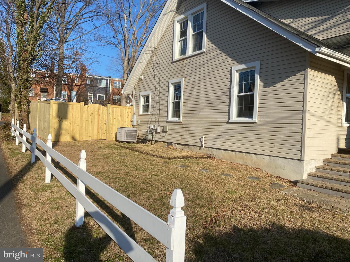 104 E GLEBE RD, ALEXANDRIA, Virginia 22305, 2 Bedrooms Bedrooms, ,1 BathroomBathrooms,Residential,For sale,104 E GLEBE RD,VAAX2051932 MLS # VAAX2051932