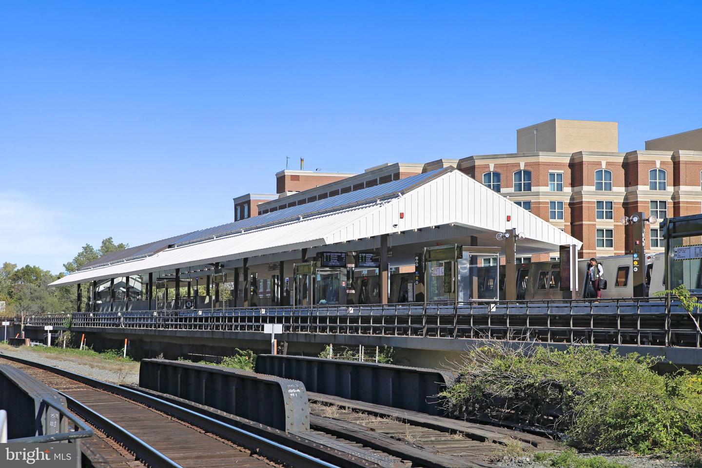 104 E GLEBE RD, ALEXANDRIA, Virginia 22305, 2 Bedrooms Bedrooms, ,1 BathroomBathrooms,Residential,For sale,104 E GLEBE RD,VAAX2051932 MLS # VAAX2051932