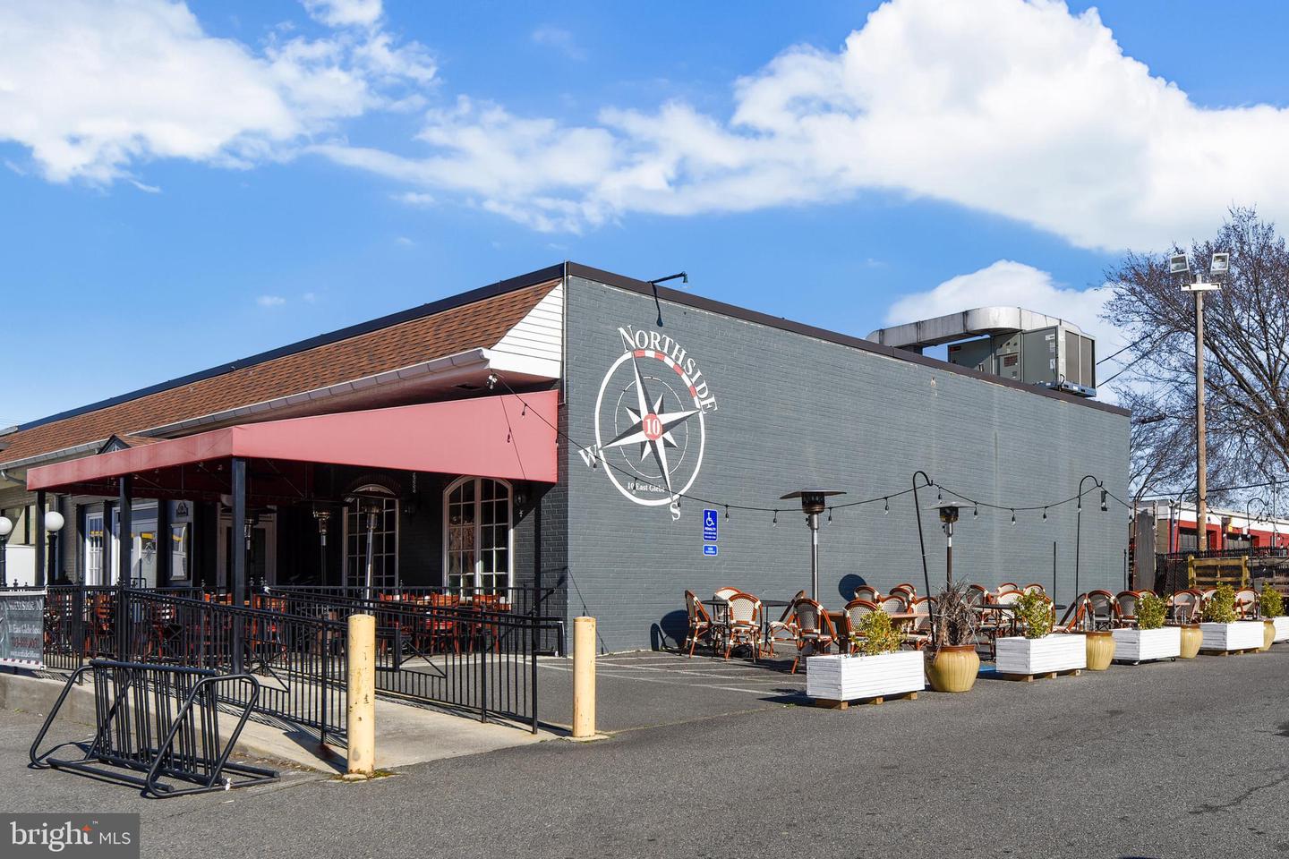 104 E GLEBE RD, ALEXANDRIA, Virginia 22305, 2 Bedrooms Bedrooms, ,1 BathroomBathrooms,Residential,For sale,104 E GLEBE RD,VAAX2051932 MLS # VAAX2051932