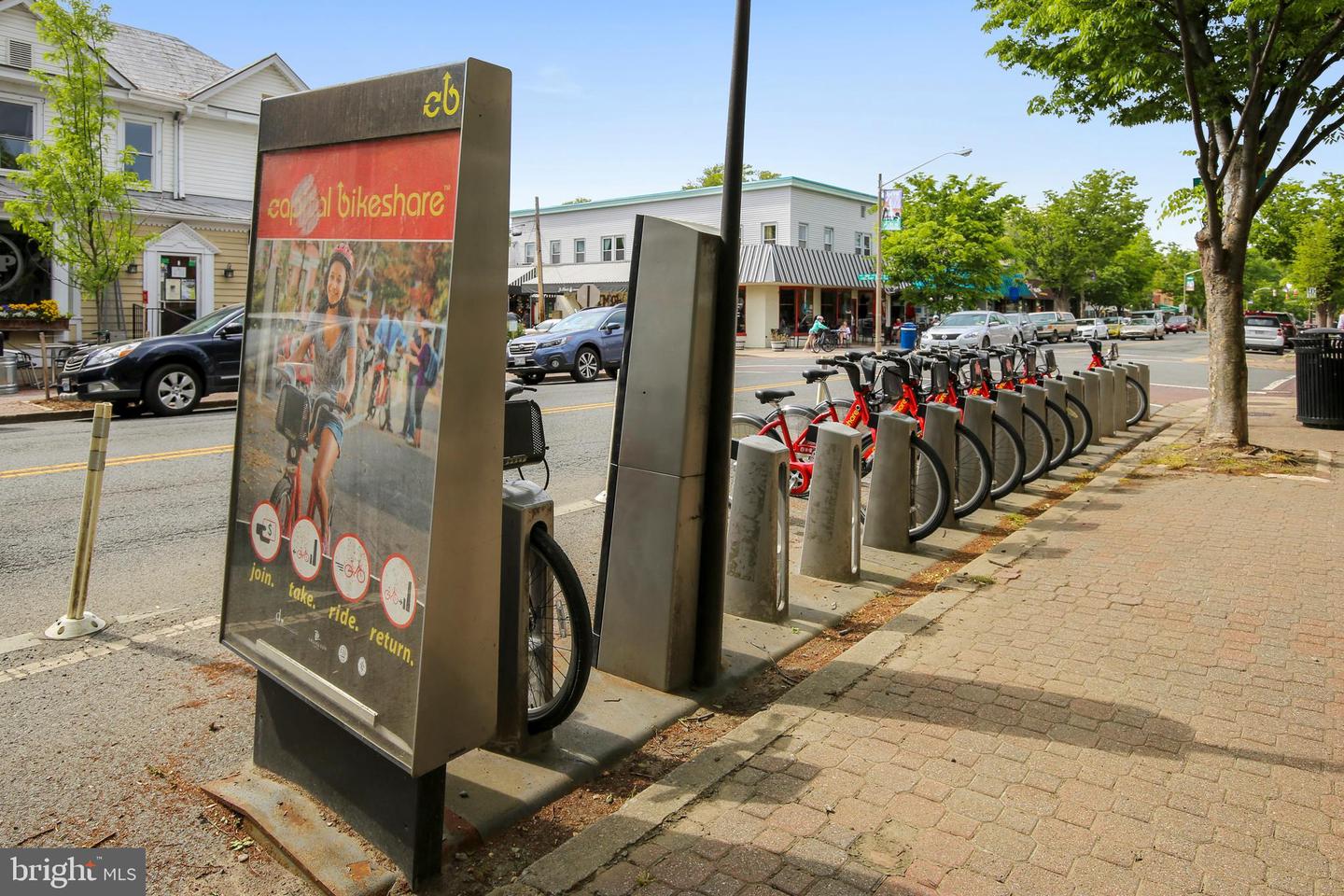 104 E GLEBE RD, ALEXANDRIA, Virginia 22305, 2 Bedrooms Bedrooms, ,1 BathroomBathrooms,Residential,For sale,104 E GLEBE RD,VAAX2051932 MLS # VAAX2051932