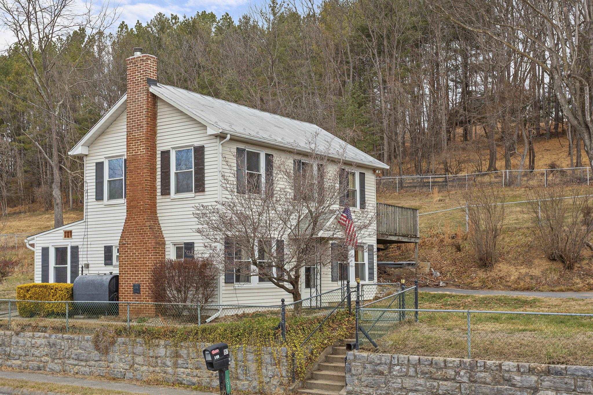 157 BUFFALO GAP HWY, CHURCHVILLE, Virginia 24421, 3 Bedrooms Bedrooms, ,1 BathroomBathrooms,Residential,157 BUFFALO GAP HWY,672222 MLS # 672222