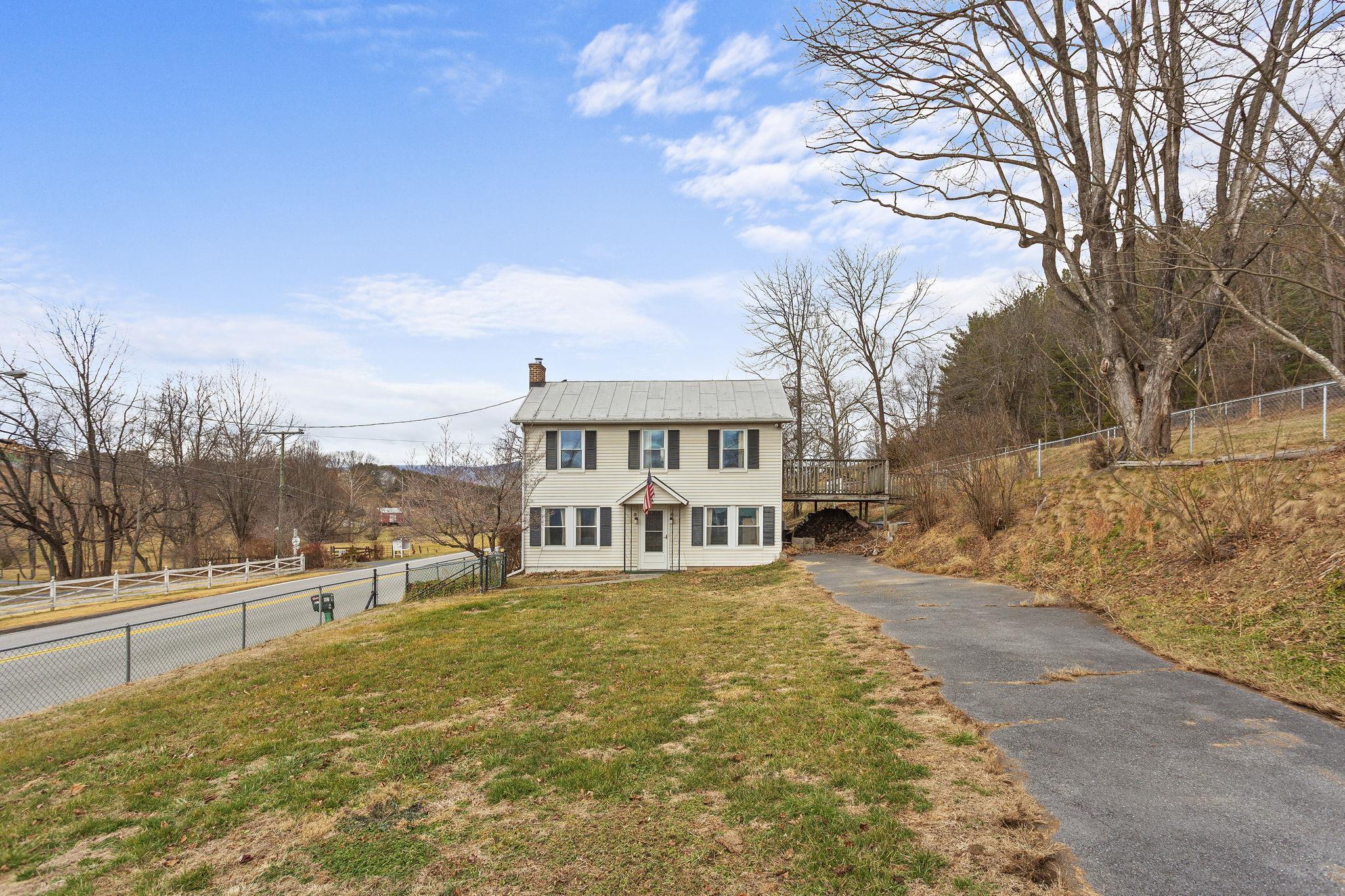 157 BUFFALO GAP HWY, CHURCHVILLE, Virginia 24421, 3 Bedrooms Bedrooms, ,1 BathroomBathrooms,Residential,157 BUFFALO GAP HWY,672222 MLS # 672222