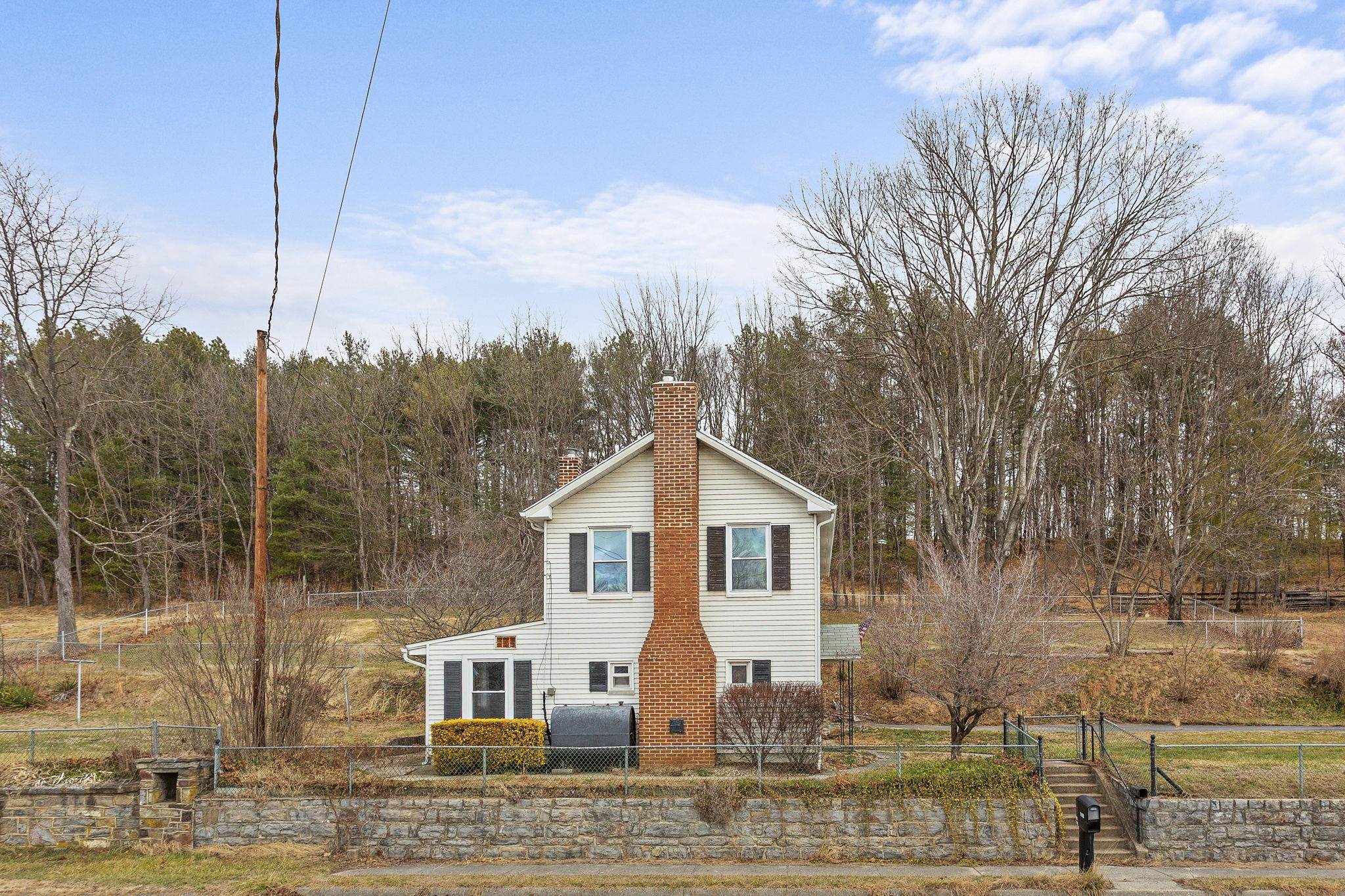 157 BUFFALO GAP HWY, CHURCHVILLE, Virginia 24421, 3 Bedrooms Bedrooms, ,1 BathroomBathrooms,Residential,157 BUFFALO GAP HWY,672222 MLS # 672222