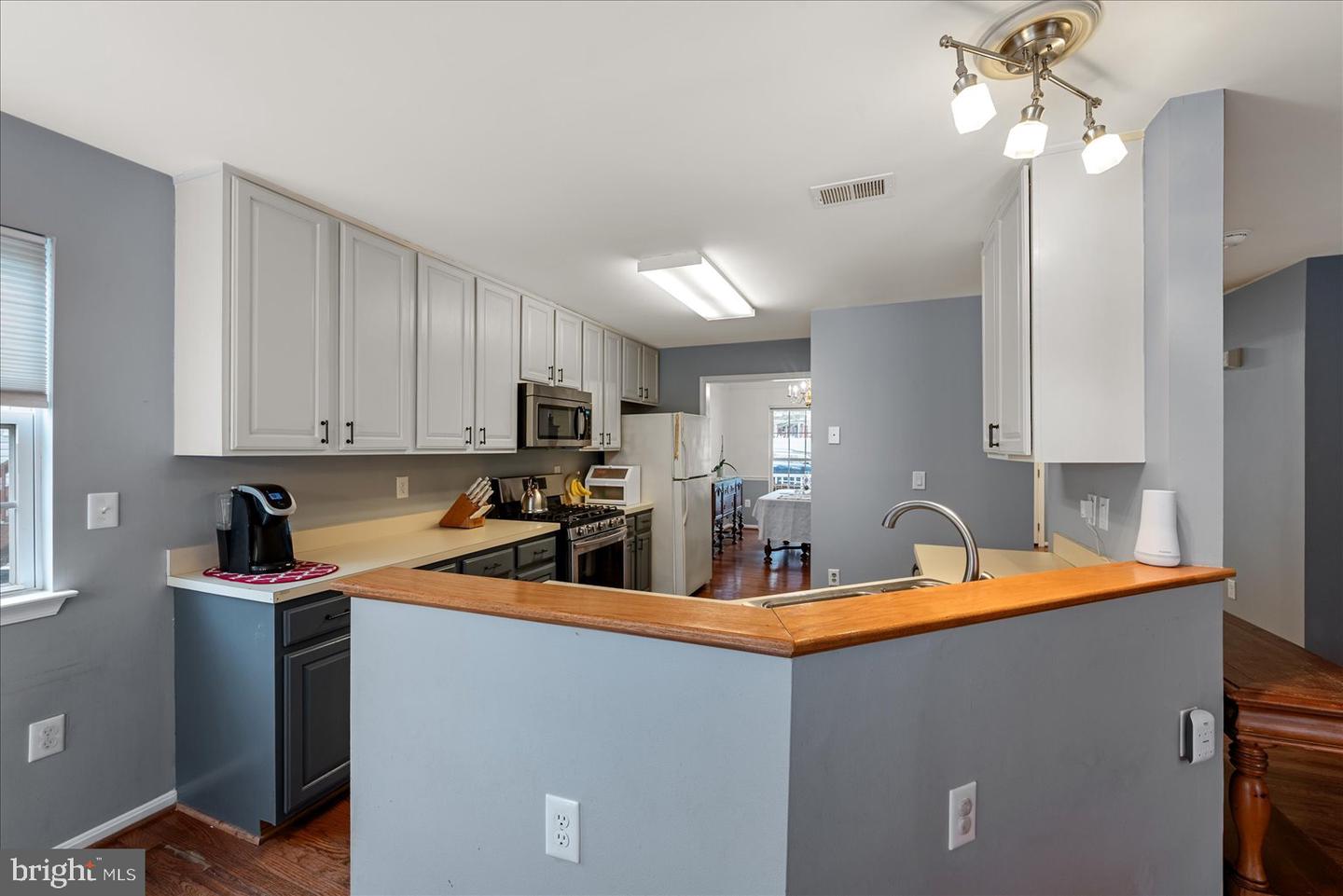 6170 OAKLAWN LN, WOODBRIDGE, Virginia 22193, 5 Bedrooms Bedrooms, ,2 BathroomsBathrooms,Residential,For sale,6170 OAKLAWN LN,VAPW2108184 MLS # VAPW2108184 6170 OAKLAWN LN, WOODBRIDGE, Virginia 22193, 5 Bedrooms Bedrooms, ,2 BathroomsBathrooms,Residential,For sale,6170 OAKLAWN LN,VAPW2108184 MLS # VAPW2108184