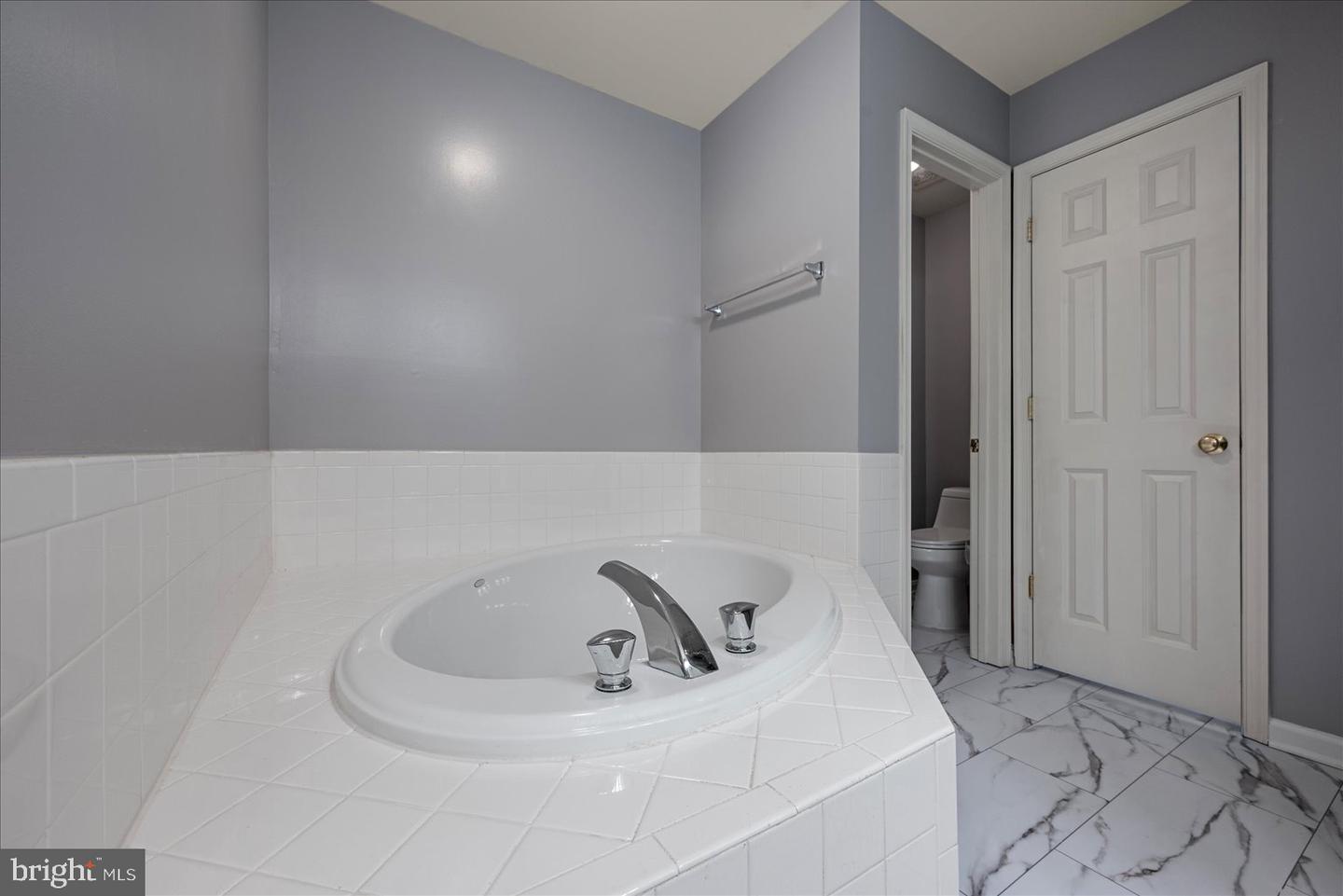 25542 DONEGAL DR, CHANTILLY, Virginia 20152, 3 Bedrooms Bedrooms, ,2 BathroomsBathrooms,Residential,For sale,25542 DONEGAL DR,VALO2111796 MLS # VALO2111796