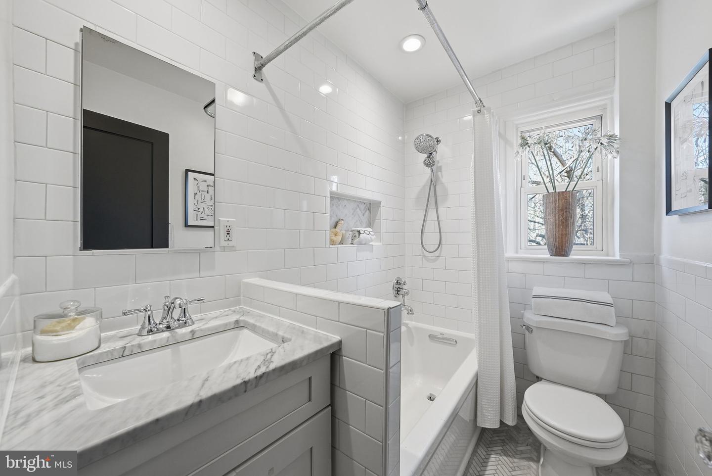 1130 COLONIAL AVE, ALEXANDRIA, Virginia 22314, 2 Bedrooms Bedrooms, ,2 BathroomsBathrooms,Residential,For sale,1130 COLONIAL AVE,VAAX2052162 MLS # VAAX2052162 1130 COLONIAL AVE, ALEXANDRIA, Virginia 22314, 2 Bedrooms Bedrooms, ,2 BathroomsBathrooms,Residential,For sale,1130 COLONIAL AVE,VAAX2052162 MLS # VAAX2052162