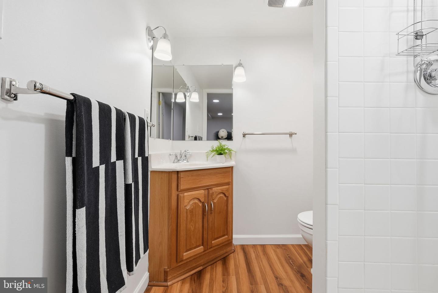 1130 COLONIAL AVE, ALEXANDRIA, Virginia 22314, 2 Bedrooms Bedrooms, ,2 BathroomsBathrooms,Residential,For sale,1130 COLONIAL AVE,VAAX2052162 MLS # VAAX2052162 1130 COLONIAL AVE, ALEXANDRIA, Virginia 22314, 2 Bedrooms Bedrooms, ,2 BathroomsBathrooms,Residential,For sale,1130 COLONIAL AVE,VAAX2052162 MLS # VAAX2052162