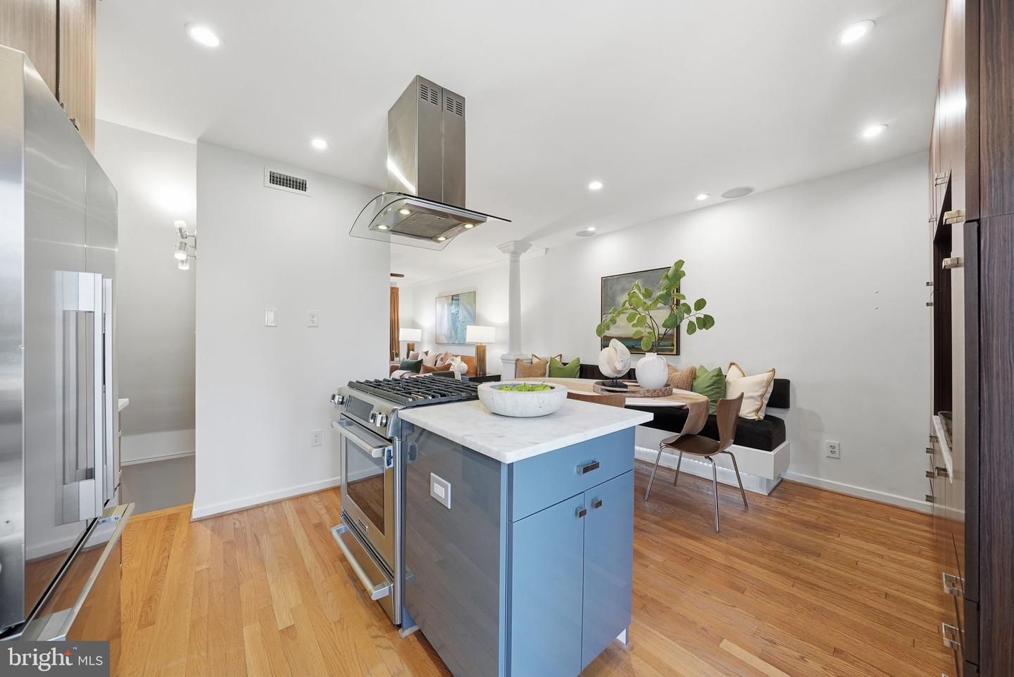 1130 COLONIAL AVE, ALEXANDRIA, Virginia 22314, 2 Bedrooms Bedrooms, ,2 BathroomsBathrooms,Residential,For sale,1130 COLONIAL AVE,VAAX2052162 MLS # VAAX2052162 1130 COLONIAL AVE, ALEXANDRIA, Virginia 22314, 2 Bedrooms Bedrooms, ,2 BathroomsBathrooms,Residential,For sale,1130 COLONIAL AVE,VAAX2052162 MLS # VAAX2052162