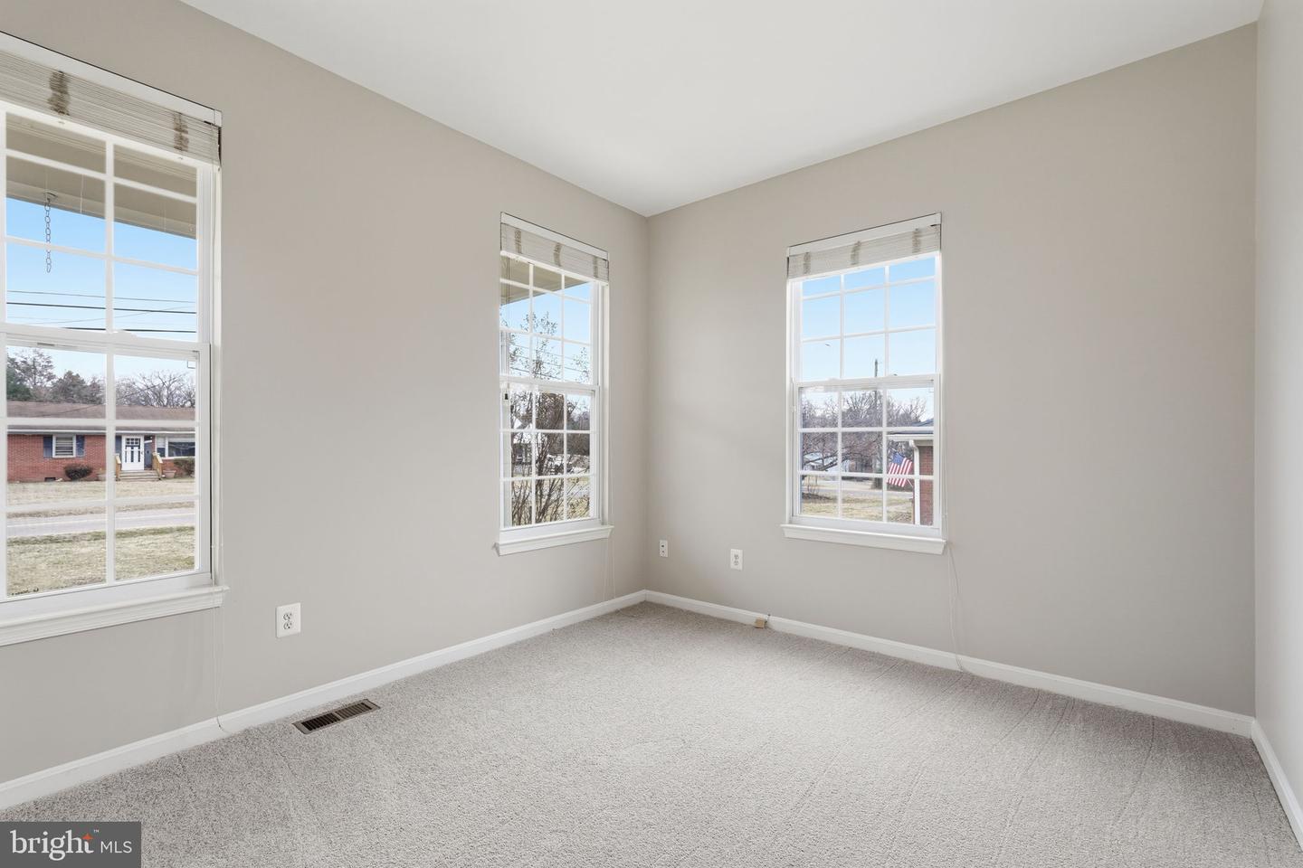 8310 ROLLING RD, MANASSAS, Virginia 20110, 6 Bedrooms Bedrooms, ,3 BathroomsBathrooms,Residential,For sale,8310 ROLLING RD,VAPW2108710 MLS # VAPW2108710