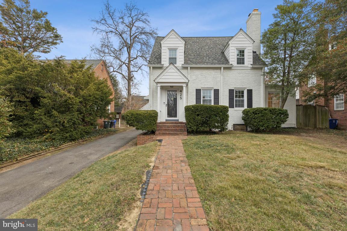 425 N NORWOOD ST, ARLINGTON, Virginia 22203, 3 Bedrooms Bedrooms, ,3 BathroomsBathrooms,Residential,For sale,425 N NORWOOD ST,VAAR2066876 MLS # VAAR2066876