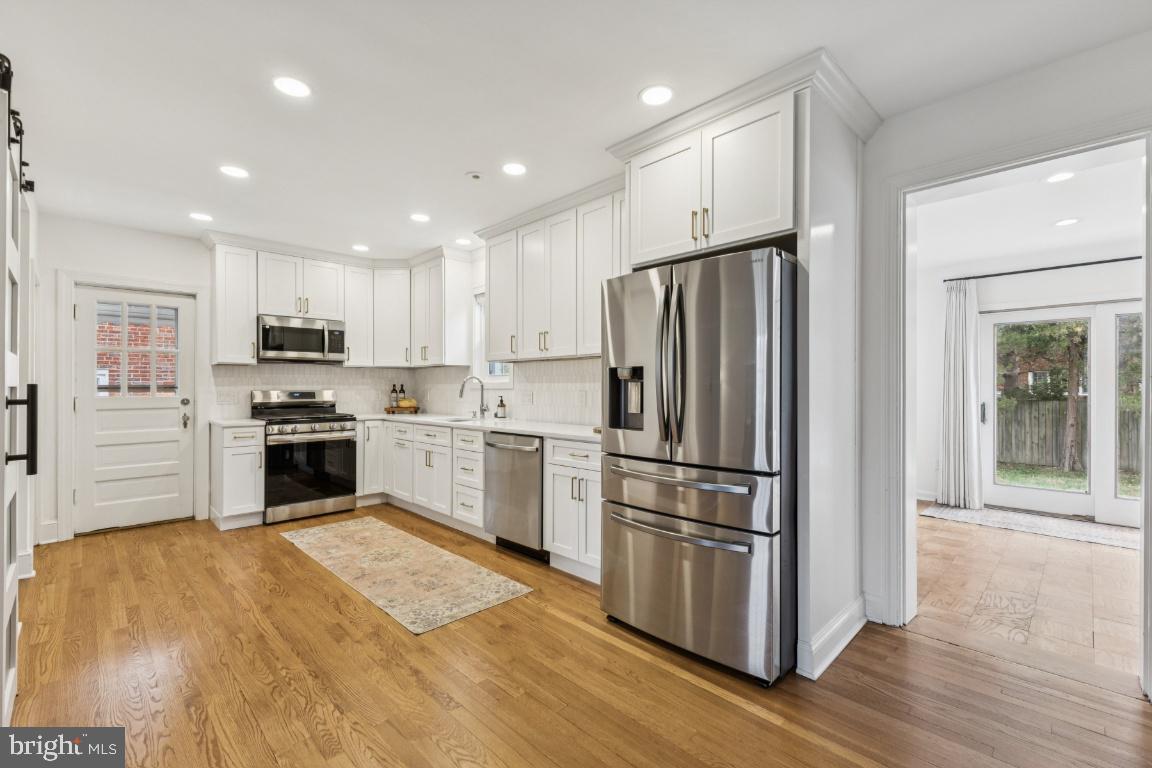 425 N NORWOOD ST, ARLINGTON, Virginia 22203, 3 Bedrooms Bedrooms, ,3 BathroomsBathrooms,Residential,For sale,425 N NORWOOD ST,VAAR2066876 MLS # VAAR2066876