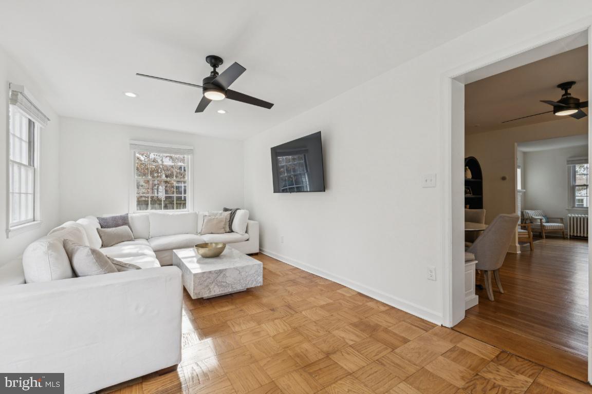 425 N NORWOOD ST, ARLINGTON, Virginia 22203, 3 Bedrooms Bedrooms, ,3 BathroomsBathrooms,Residential,For sale,425 N NORWOOD ST,VAAR2066876 MLS # VAAR2066876