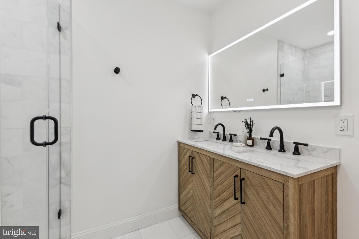 425 N NORWOOD ST, ARLINGTON, Virginia 22203, 3 Bedrooms Bedrooms, ,3 BathroomsBathrooms,Residential,For sale,425 N NORWOOD ST,VAAR2066876 MLS # VAAR2066876