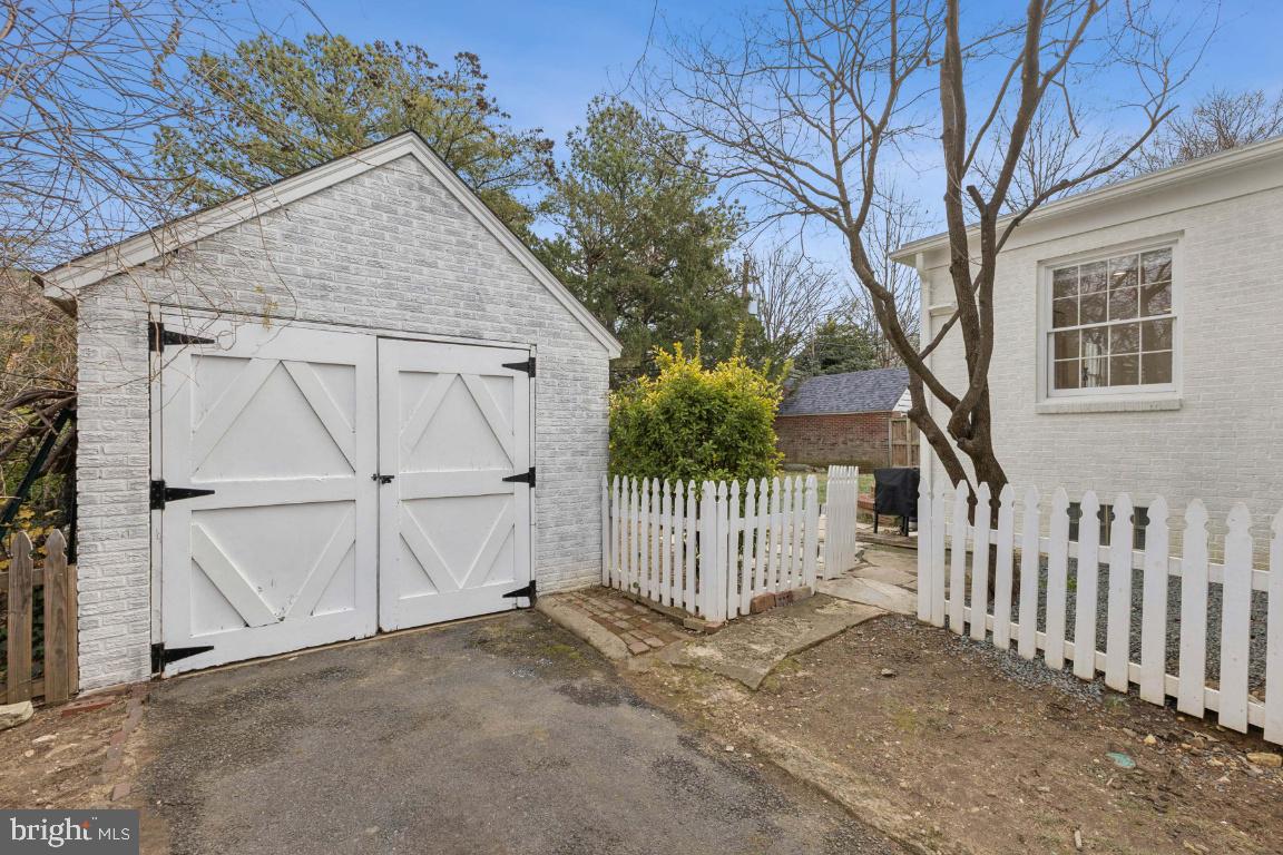 425 N NORWOOD ST, ARLINGTON, Virginia 22203, 3 Bedrooms Bedrooms, ,3 BathroomsBathrooms,Residential,For sale,425 N NORWOOD ST,VAAR2066876 MLS # VAAR2066876