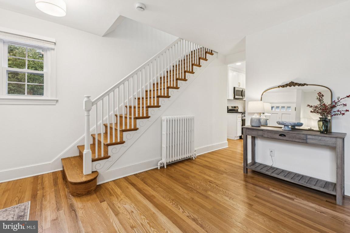 425 N NORWOOD ST, ARLINGTON, Virginia 22203, 3 Bedrooms Bedrooms, ,3 BathroomsBathrooms,Residential,For sale,425 N NORWOOD ST,VAAR2066876 MLS # VAAR2066876