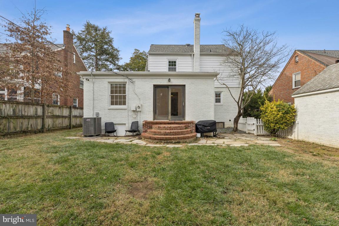 425 N NORWOOD ST, ARLINGTON, Virginia 22203, 3 Bedrooms Bedrooms, ,3 BathroomsBathrooms,Residential,For sale,425 N NORWOOD ST,VAAR2066876 MLS # VAAR2066876