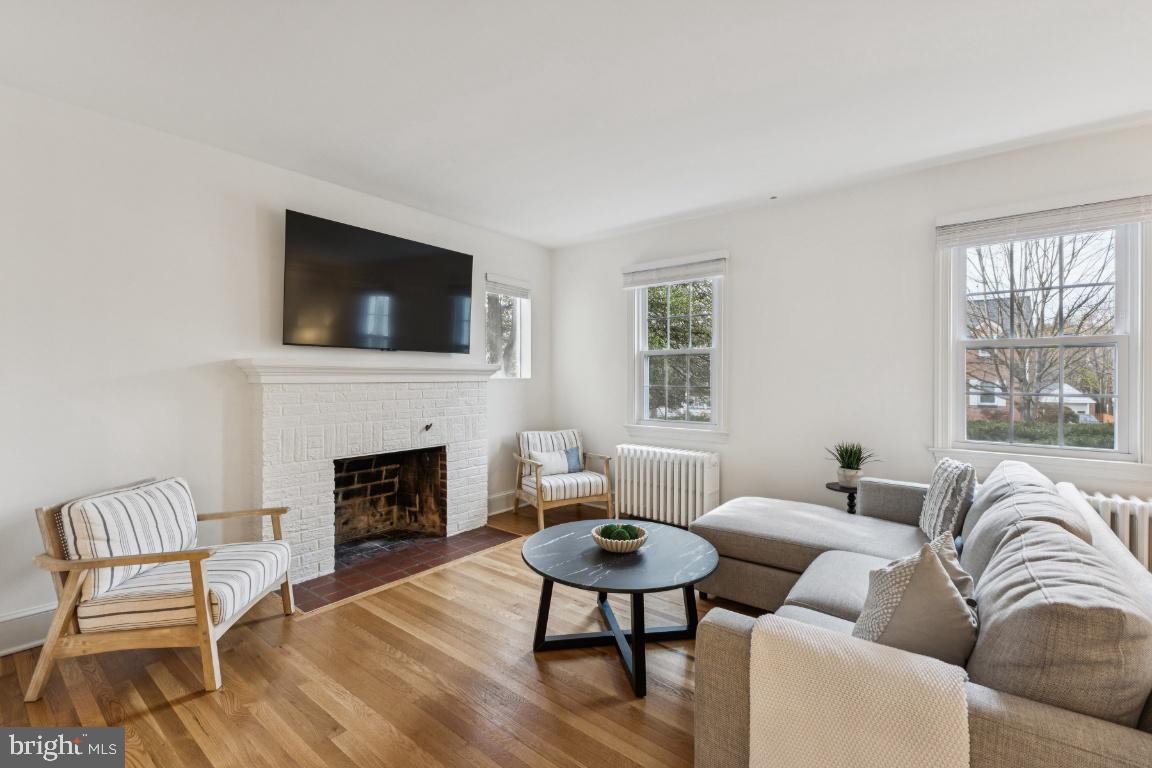 425 N NORWOOD ST, ARLINGTON, Virginia 22203, 3 Bedrooms Bedrooms, ,3 BathroomsBathrooms,Residential,For sale,425 N NORWOOD ST,VAAR2066876 MLS # VAAR2066876