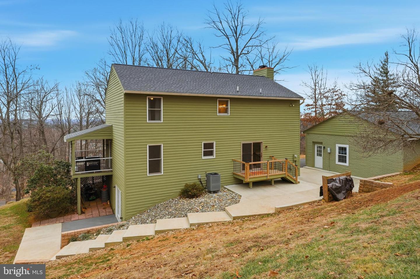 7406 BEAR WALLOW DR, WARRENTON, Virginia 20186, 4 Bedrooms Bedrooms, 12 Rooms Rooms,3 BathroomsBathrooms,Residential,For sale,7406 BEAR WALLOW DR,VAFQ2019902 MLS # VAFQ2019902
