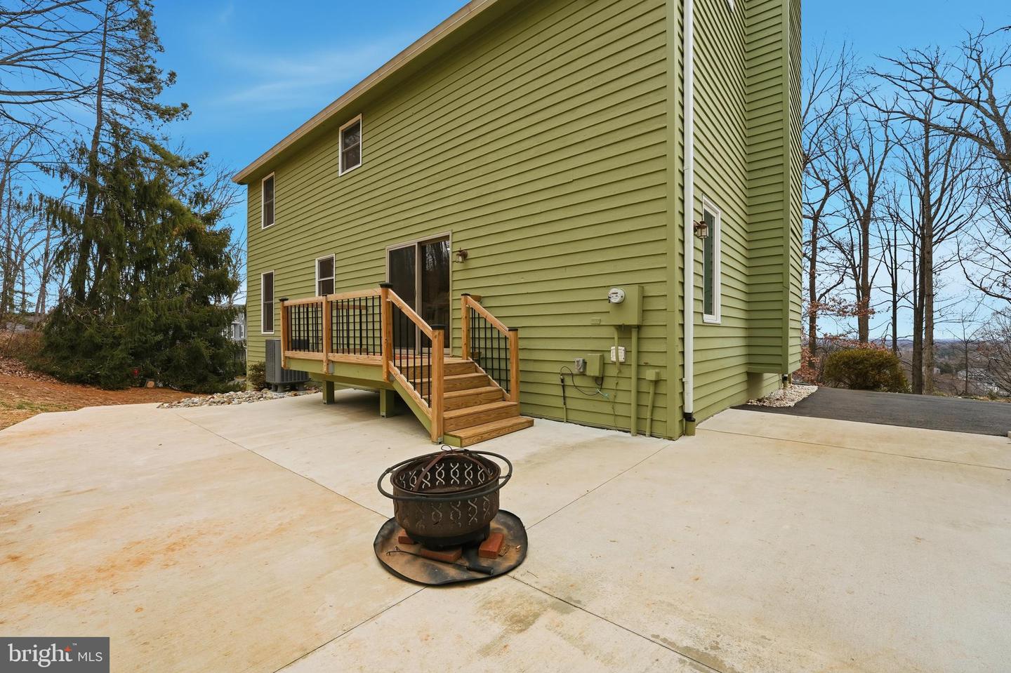 7406 BEAR WALLOW DR, WARRENTON, Virginia 20186, 4 Bedrooms Bedrooms, 12 Rooms Rooms,3 BathroomsBathrooms,Residential,For sale,7406 BEAR WALLOW DR,VAFQ2019902 MLS # VAFQ2019902