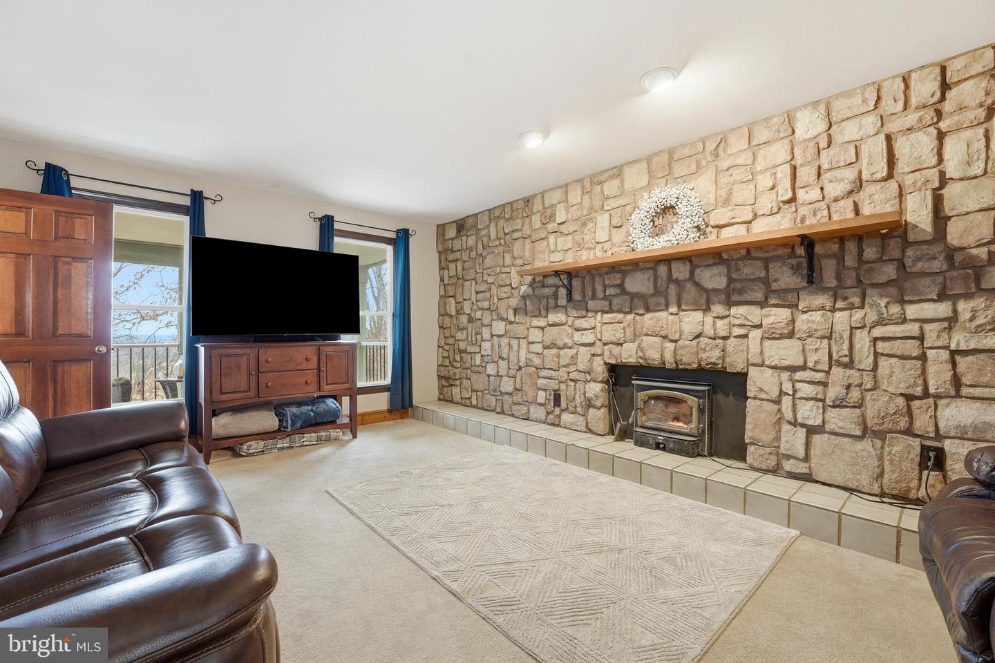 7406 BEAR WALLOW DR, WARRENTON, Virginia 20186, 4 Bedrooms Bedrooms, 12 Rooms Rooms,3 BathroomsBathrooms,Residential,For sale,7406 BEAR WALLOW DR,VAFQ2019902 MLS # VAFQ2019902