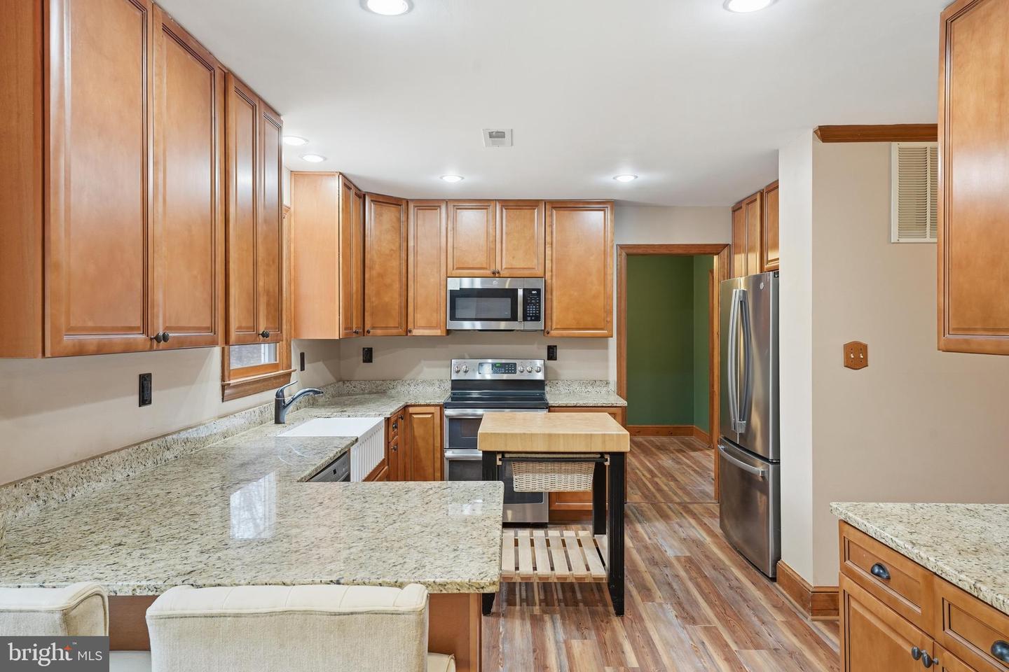 7406 BEAR WALLOW DR, WARRENTON, Virginia 20186, 4 Bedrooms Bedrooms, 12 Rooms Rooms,3 BathroomsBathrooms,Residential,For sale,7406 BEAR WALLOW DR,VAFQ2019902 MLS # VAFQ2019902