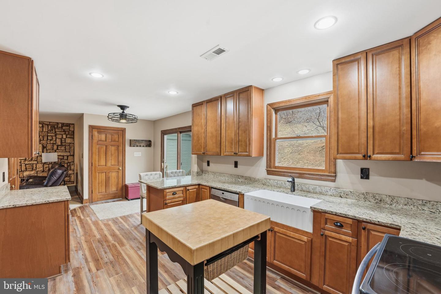 7406 BEAR WALLOW DR, WARRENTON, Virginia 20186, 4 Bedrooms Bedrooms, 12 Rooms Rooms,3 BathroomsBathrooms,Residential,For sale,7406 BEAR WALLOW DR,VAFQ2019902 MLS # VAFQ2019902