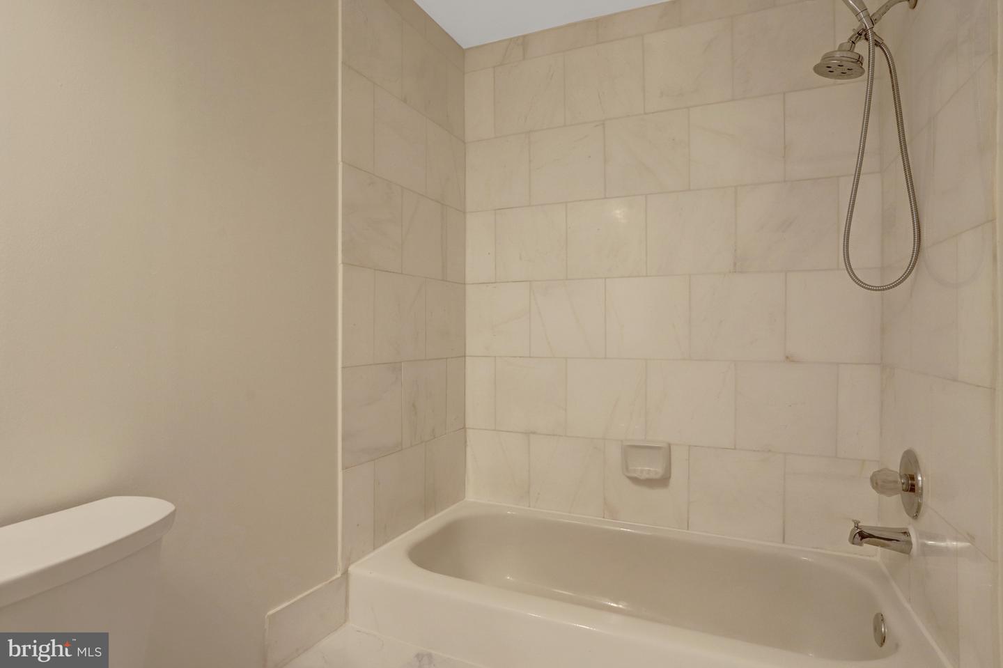 1211 S EADS ST #1011, ARLINGTON, Virginia 22202, 1 Bedroom Bedrooms, ,1 BathroomBathrooms,Residential,For sale,1211 S EADS ST #1011,VAAR2066900 MLS # VAAR2066900 1211 S EADS ST #1011, ARLINGTON, Virginia 22202, 1 Bedroom Bedrooms, ,1 BathroomBathrooms,Residential,For sale,1211 S EADS ST #1011,VAAR2066900 MLS # VAAR2066900