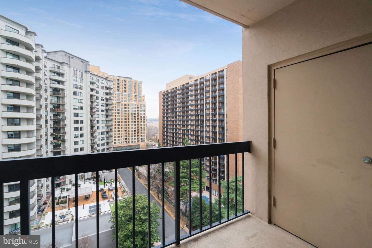 1211 S EADS ST #1011, ARLINGTON, Virginia 22202, 1 Bedroom Bedrooms, ,1 BathroomBathrooms,Residential,For sale,1211 S EADS ST #1011,VAAR2066900 MLS # VAAR2066900 1211 S EADS ST #1011, ARLINGTON, Virginia 22202, 1 Bedroom Bedrooms, ,1 BathroomBathrooms,Residential,For sale,1211 S EADS ST #1011,VAAR2066900 MLS # VAAR2066900