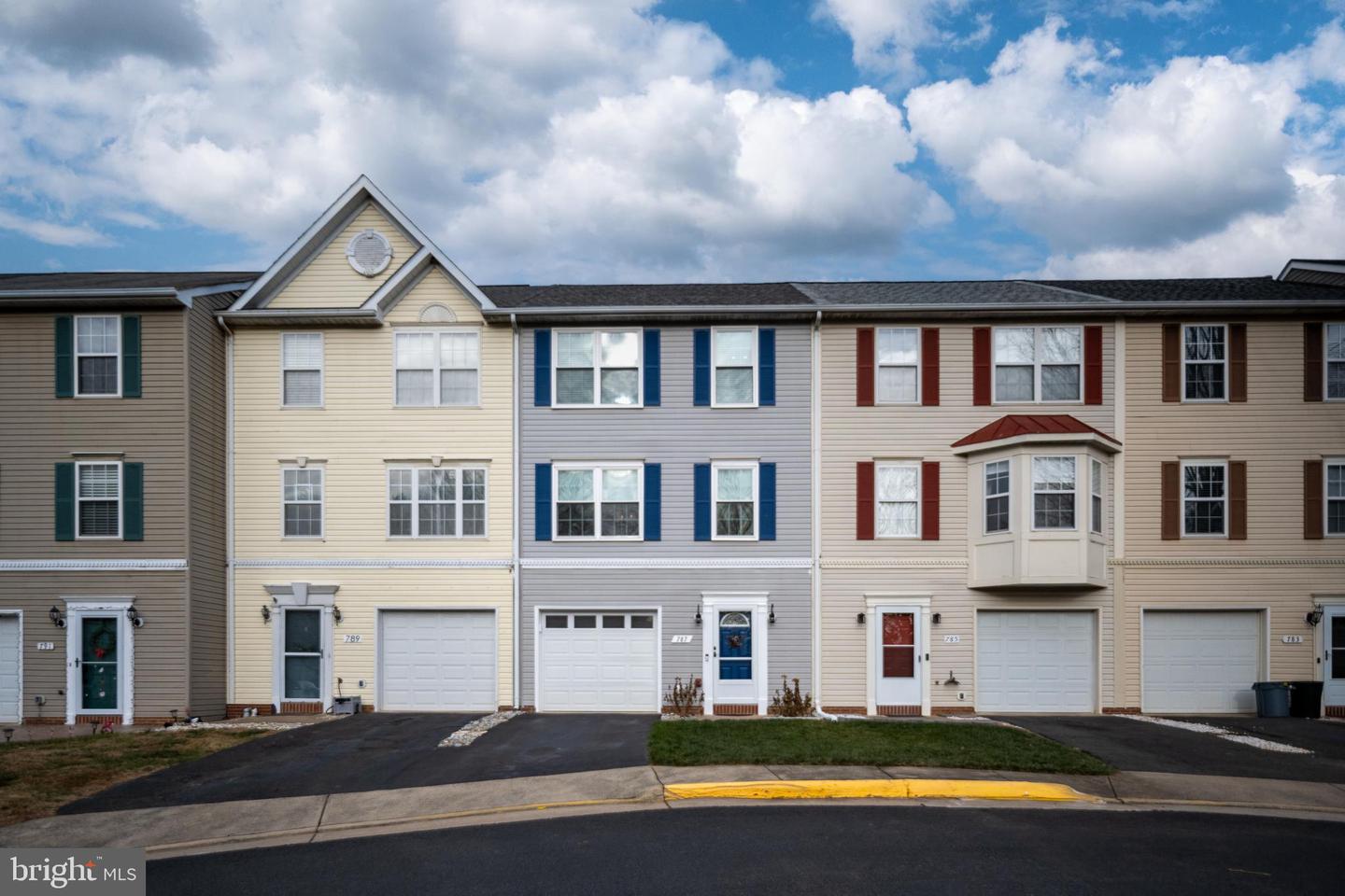 787 GENERAL WALLACE CT, WARRENTON, Virginia 20186, 3 Bedrooms Bedrooms, ,2 BathroomsBathrooms,Residential,For sale,787 GENERAL WALLACE CT,VAFQ2019956 MLS # VAFQ2019956