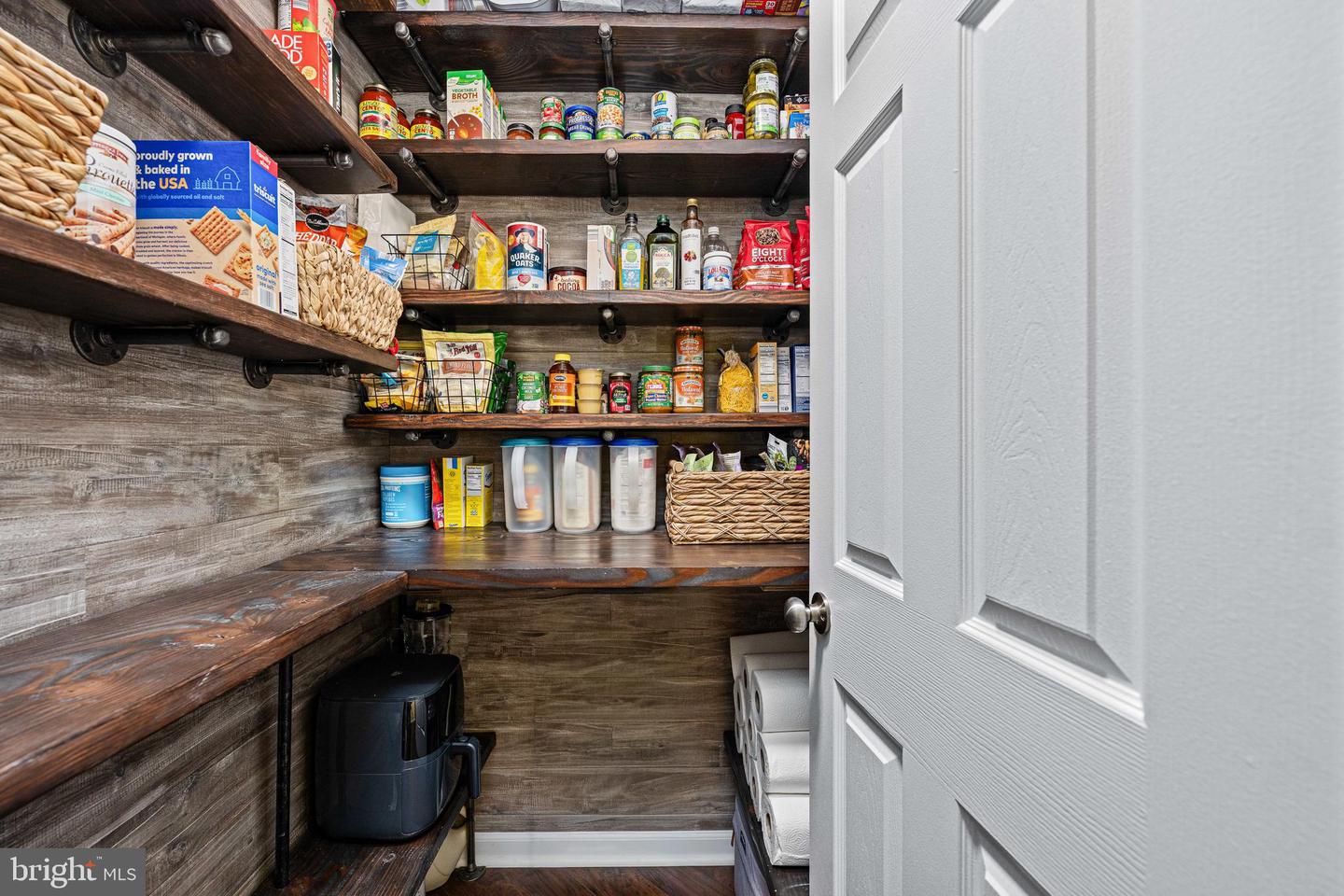 787 GENERAL WALLACE CT, WARRENTON, Virginia 20186, 3 Bedrooms Bedrooms, ,2 BathroomsBathrooms,Residential,For sale,787 GENERAL WALLACE CT,VAFQ2019956 MLS # VAFQ2019956