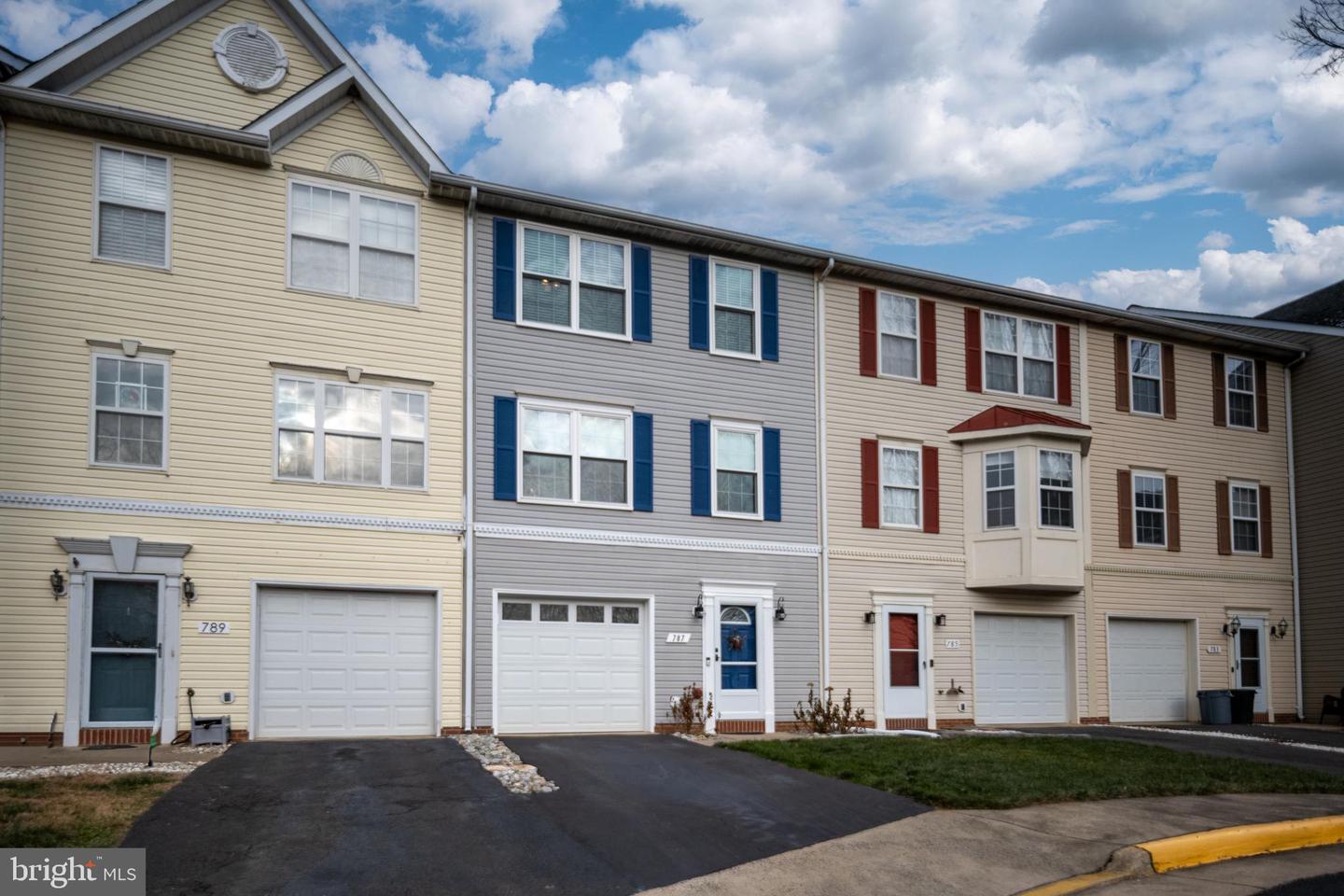 787 GENERAL WALLACE CT, WARRENTON, Virginia 20186, 3 Bedrooms Bedrooms, ,2 BathroomsBathrooms,Residential,For sale,787 GENERAL WALLACE CT,VAFQ2019956 MLS # VAFQ2019956