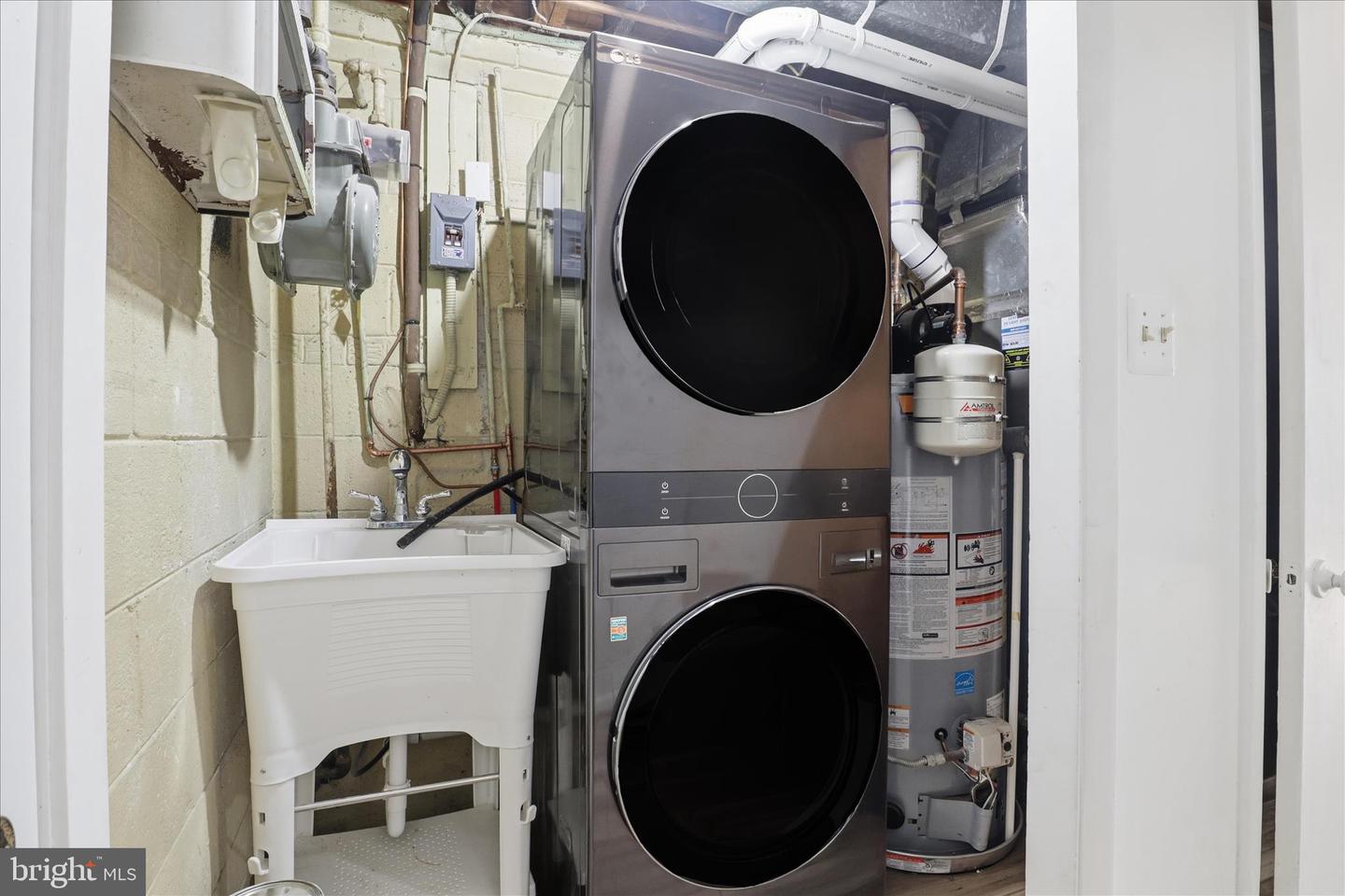 5201 RICHENBACHER AVE, ALEXANDRIA, Virginia 22304, 3 Bedrooms Bedrooms, ,2 BathroomsBathrooms,Residential,For sale,5201 RICHENBACHER AVE,VAAX2052556 MLS # VAAX2052556