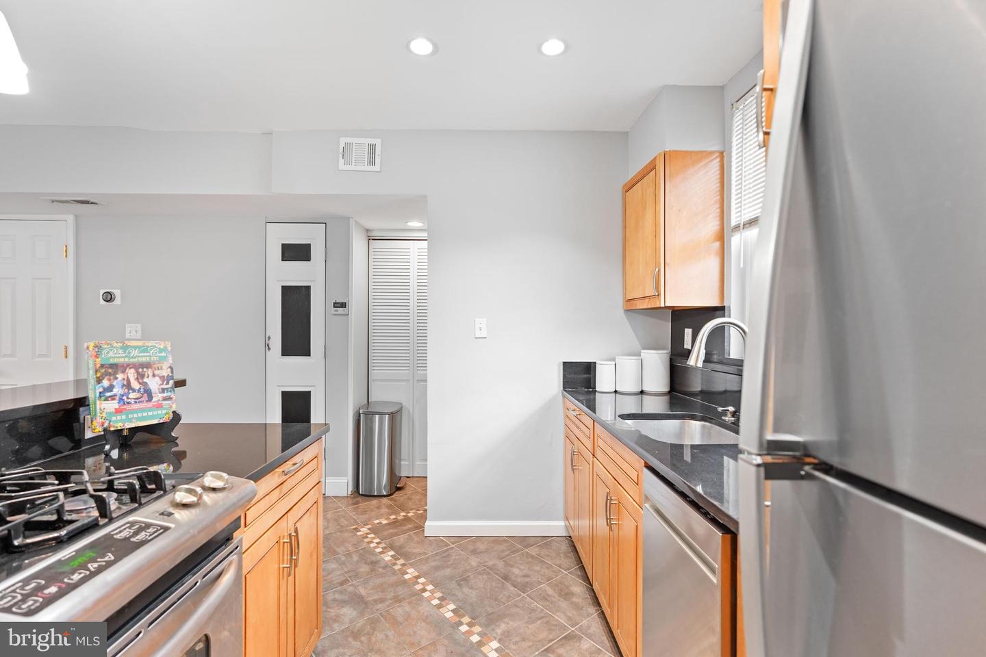 44 DALE ST, ALEXANDRIA, Virginia 22305, 3 Bedrooms Bedrooms, ,2 BathroomsBathrooms,Residential,For sale,44 DALE ST,VAAX2052622 MLS # VAAX2052622