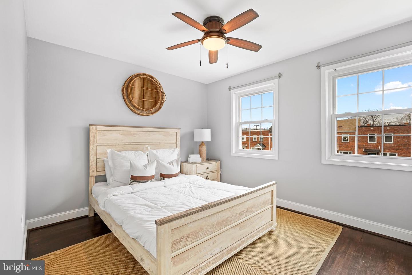 44 DALE ST, ALEXANDRIA, Virginia 22305, 3 Bedrooms Bedrooms, ,2 BathroomsBathrooms,Residential,For sale,44 DALE ST,VAAX2052622 MLS # VAAX2052622