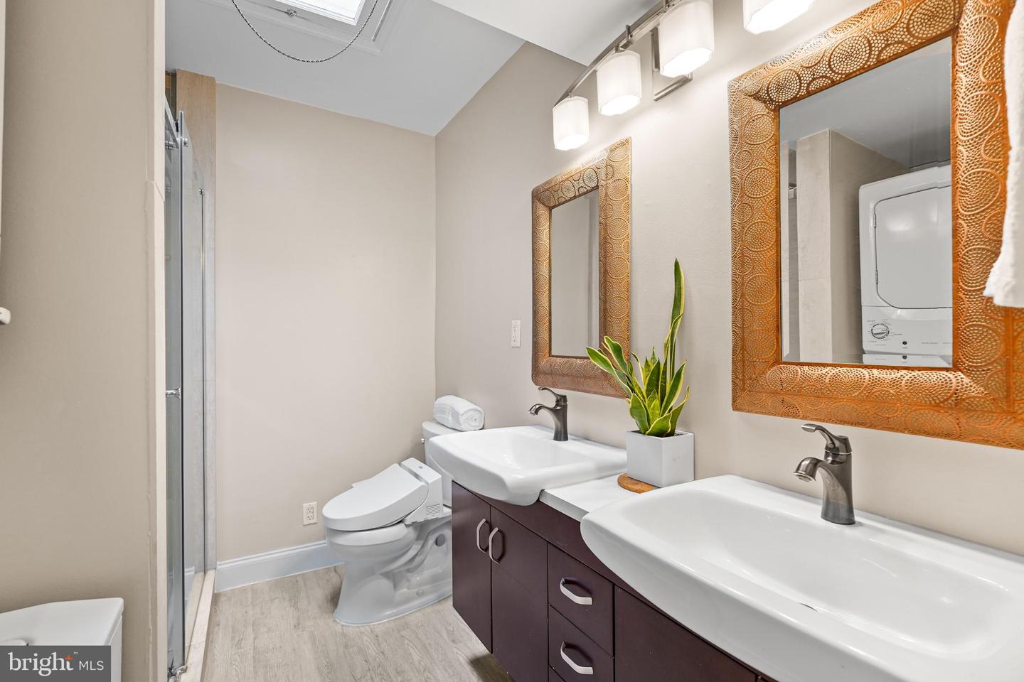 44 DALE ST, ALEXANDRIA, Virginia 22305, 3 Bedrooms Bedrooms, ,2 BathroomsBathrooms,Residential,For sale,44 DALE ST,VAAX2052622 MLS # VAAX2052622