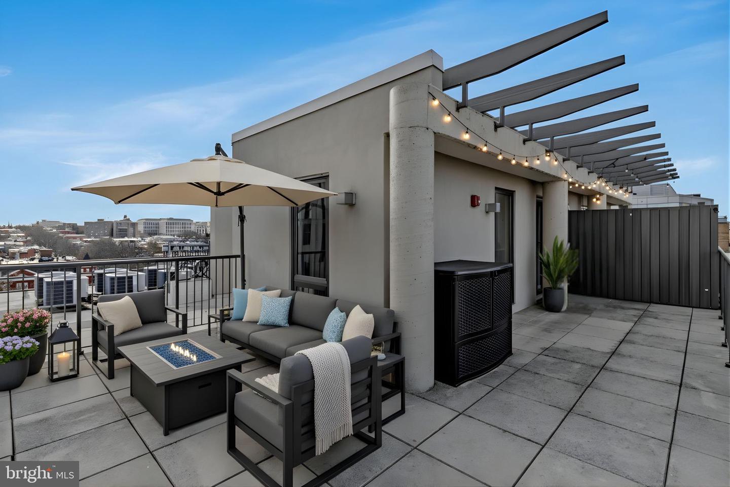 301 H ST NE #PH-602, WASHINGTON, District Of Columbia 20002, 2 Bedrooms Bedrooms, ,2 BathroomsBathrooms,Residential,For sale,301 H ST NE #PH-602,DCDC2235726 MLS # DCDC2235726