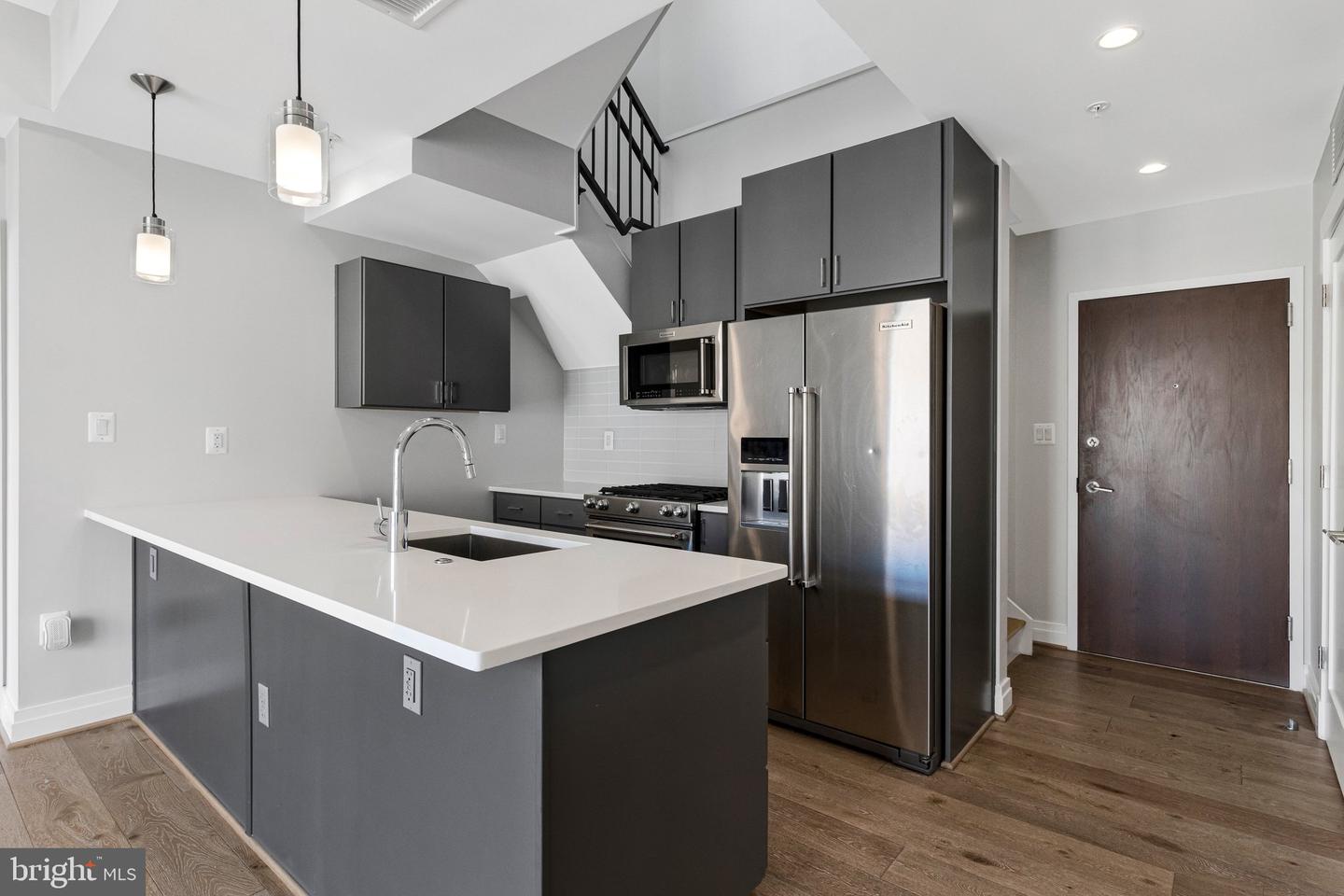 301 H ST NE #PH-602, WASHINGTON, District Of Columbia 20002, 2 Bedrooms Bedrooms, ,2 BathroomsBathrooms,Residential,For sale,301 H ST NE #PH-602,DCDC2235726 MLS # DCDC2235726